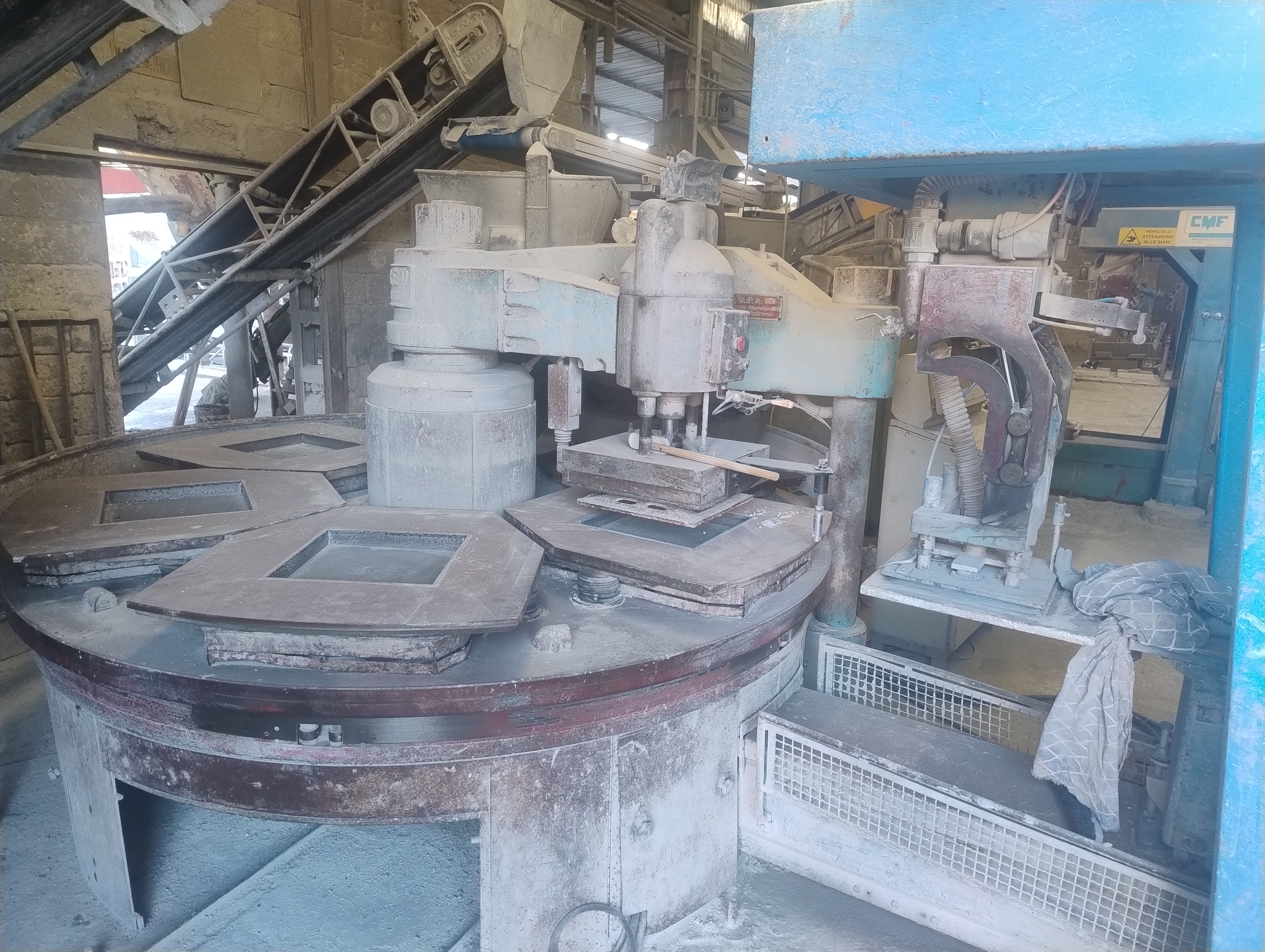 IMPIANTO PRODUZIONE MATTONI IN CEMENTO  in vendita - foto 7