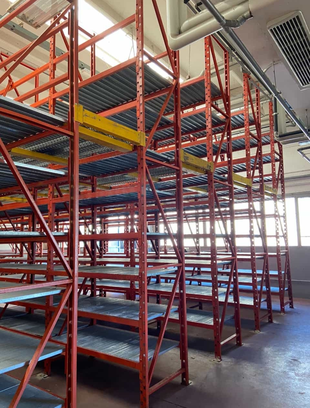 Scaffalature in vendita