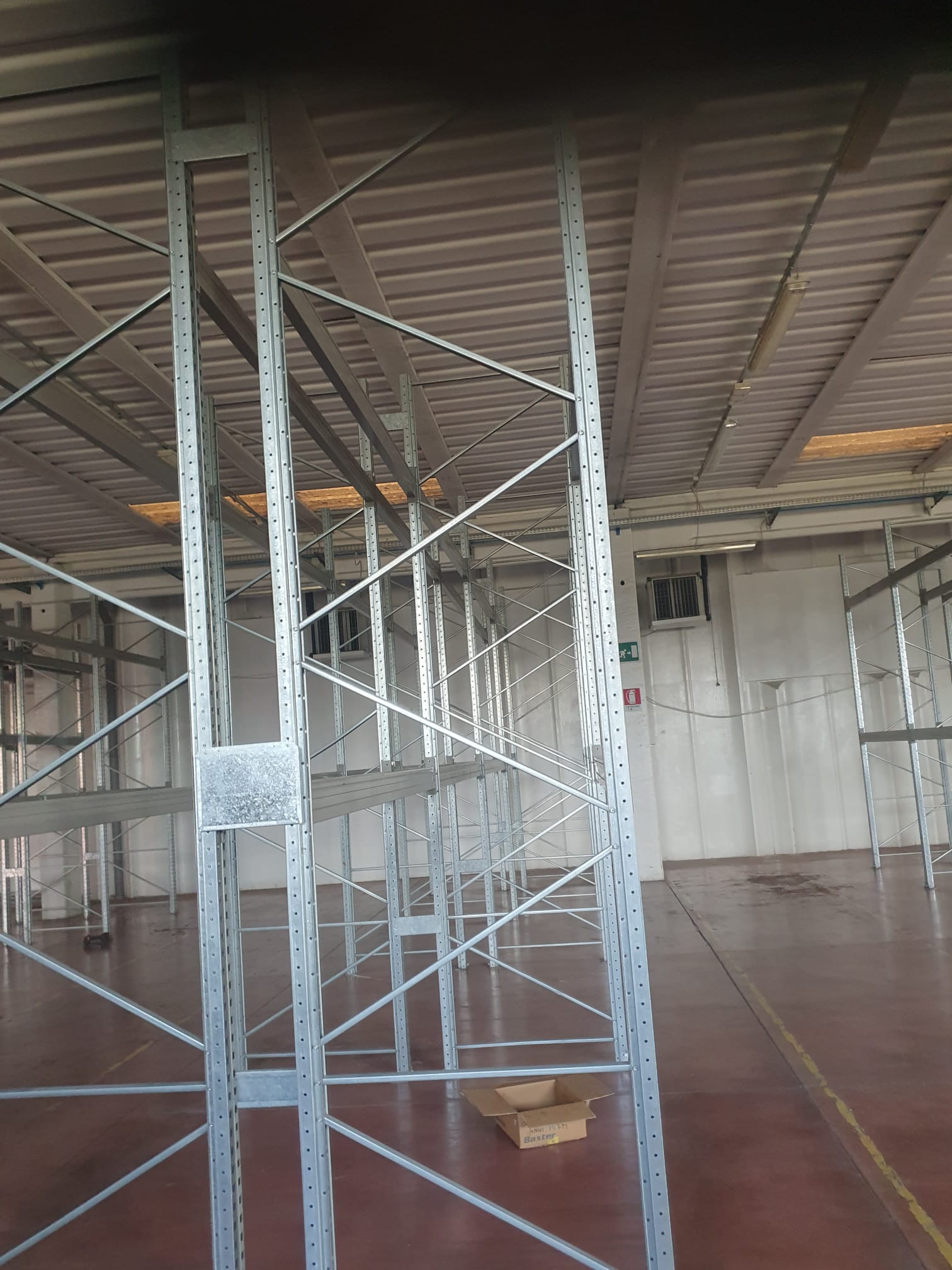 Scaffalature in vendita