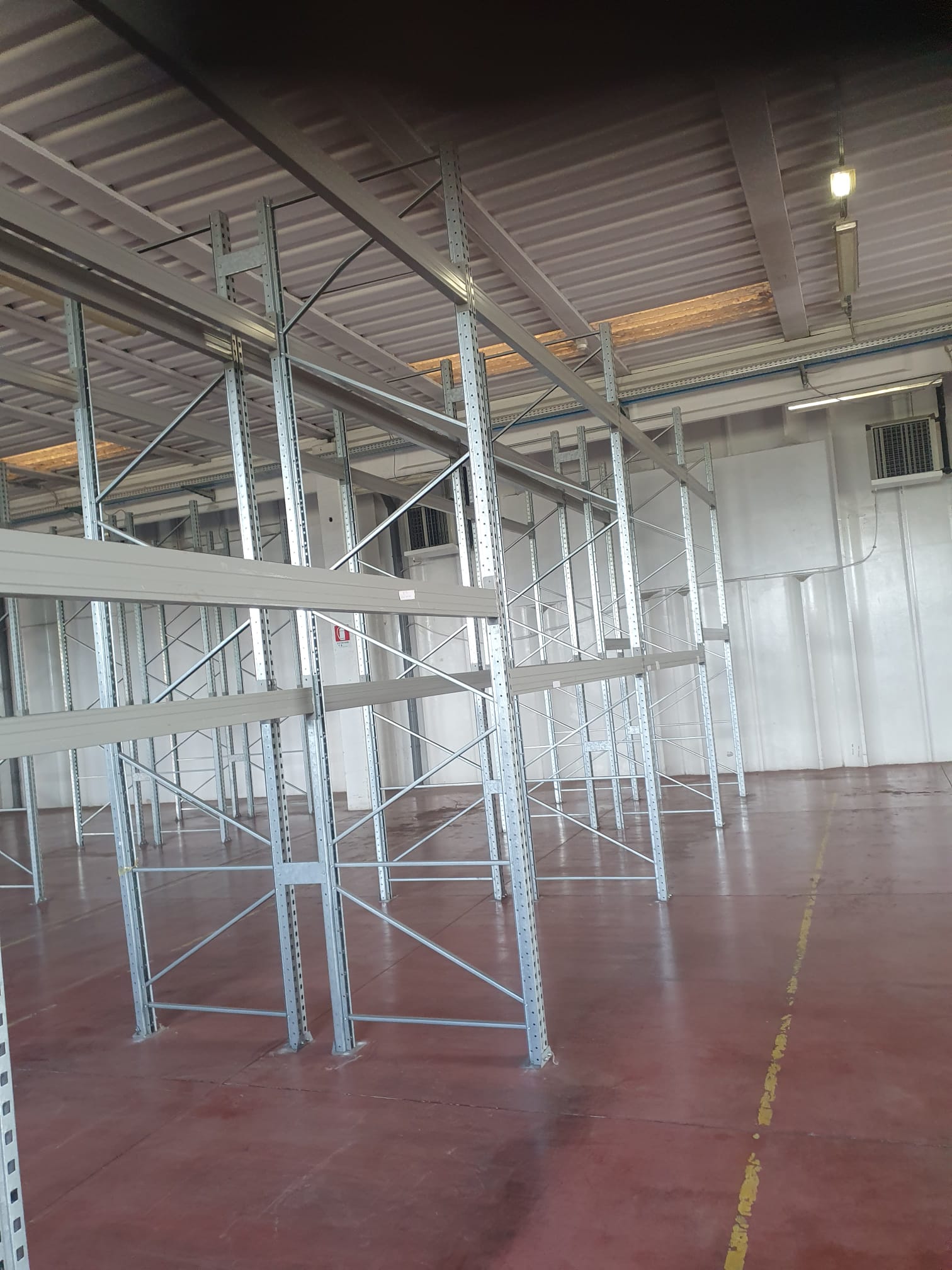 Scaffalature in vendita