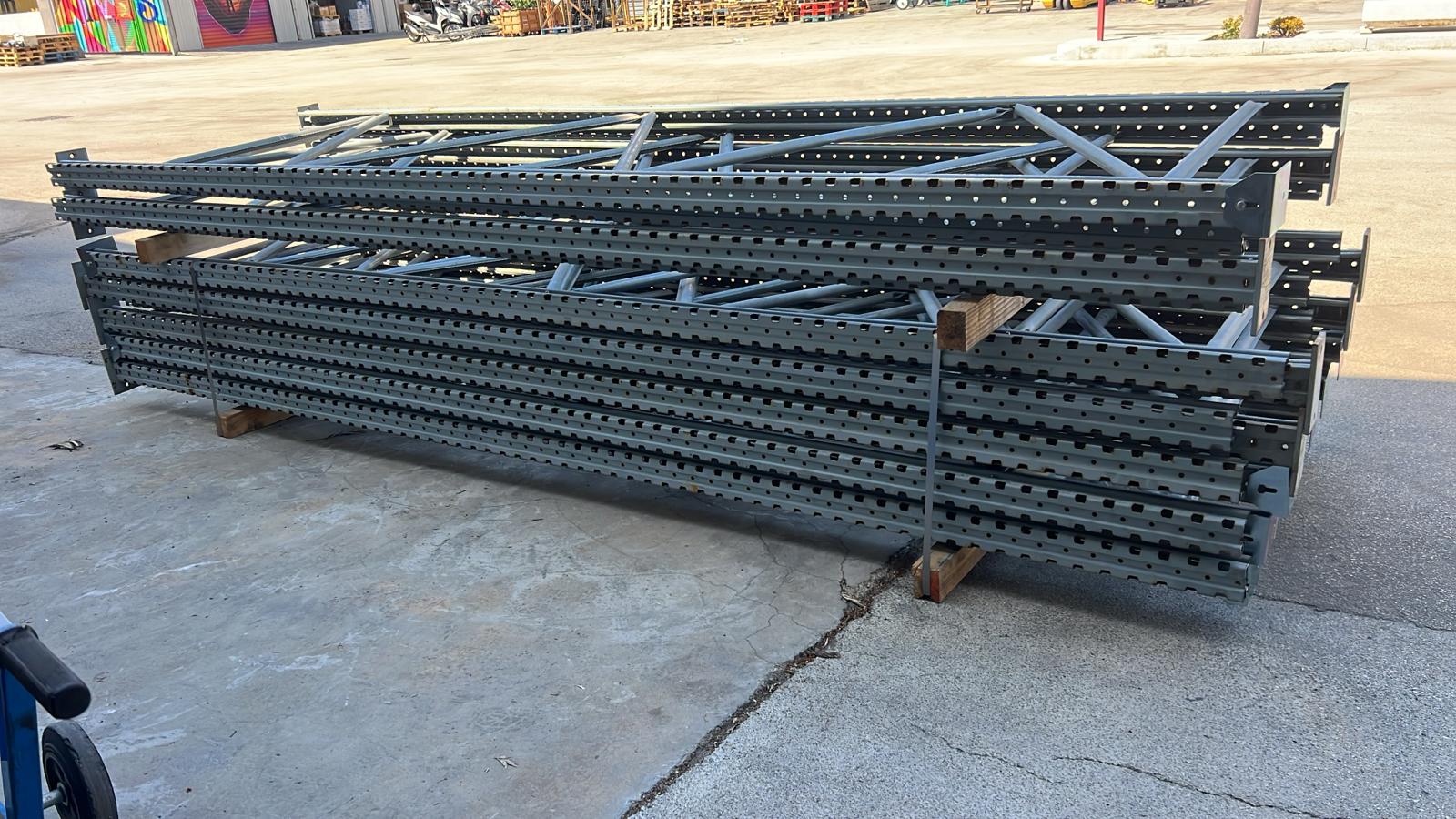 Scaffalature in vendita