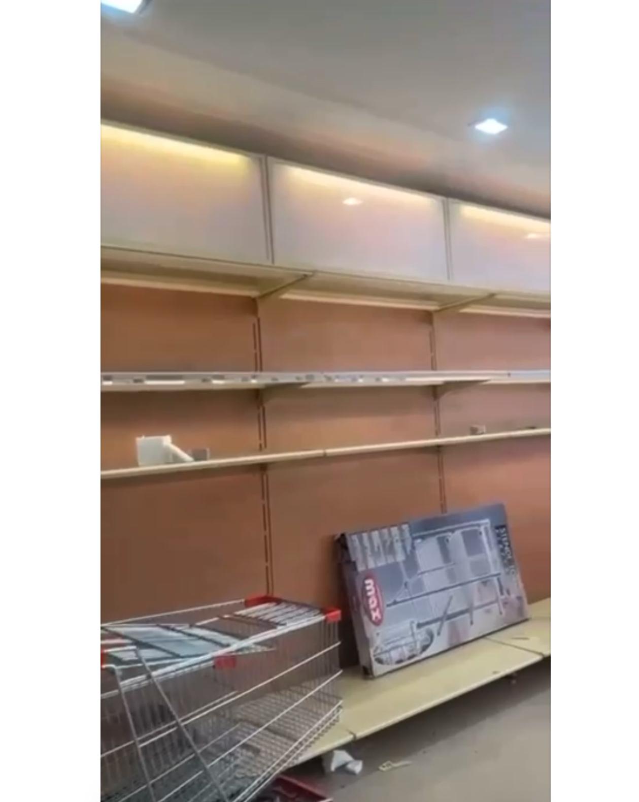 SELF-SERVICE  in vendita - foto 1