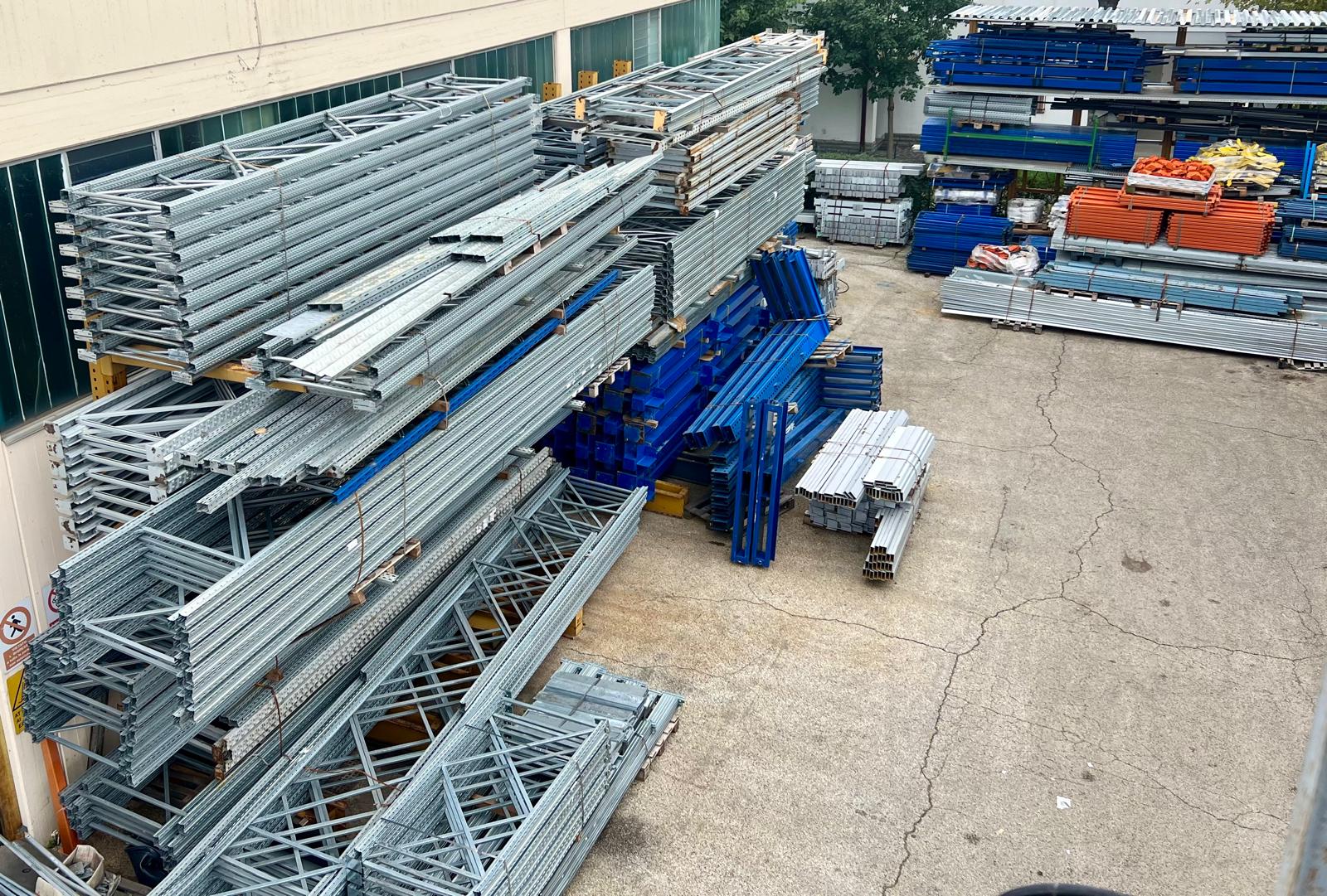 Scaffalature in vendita