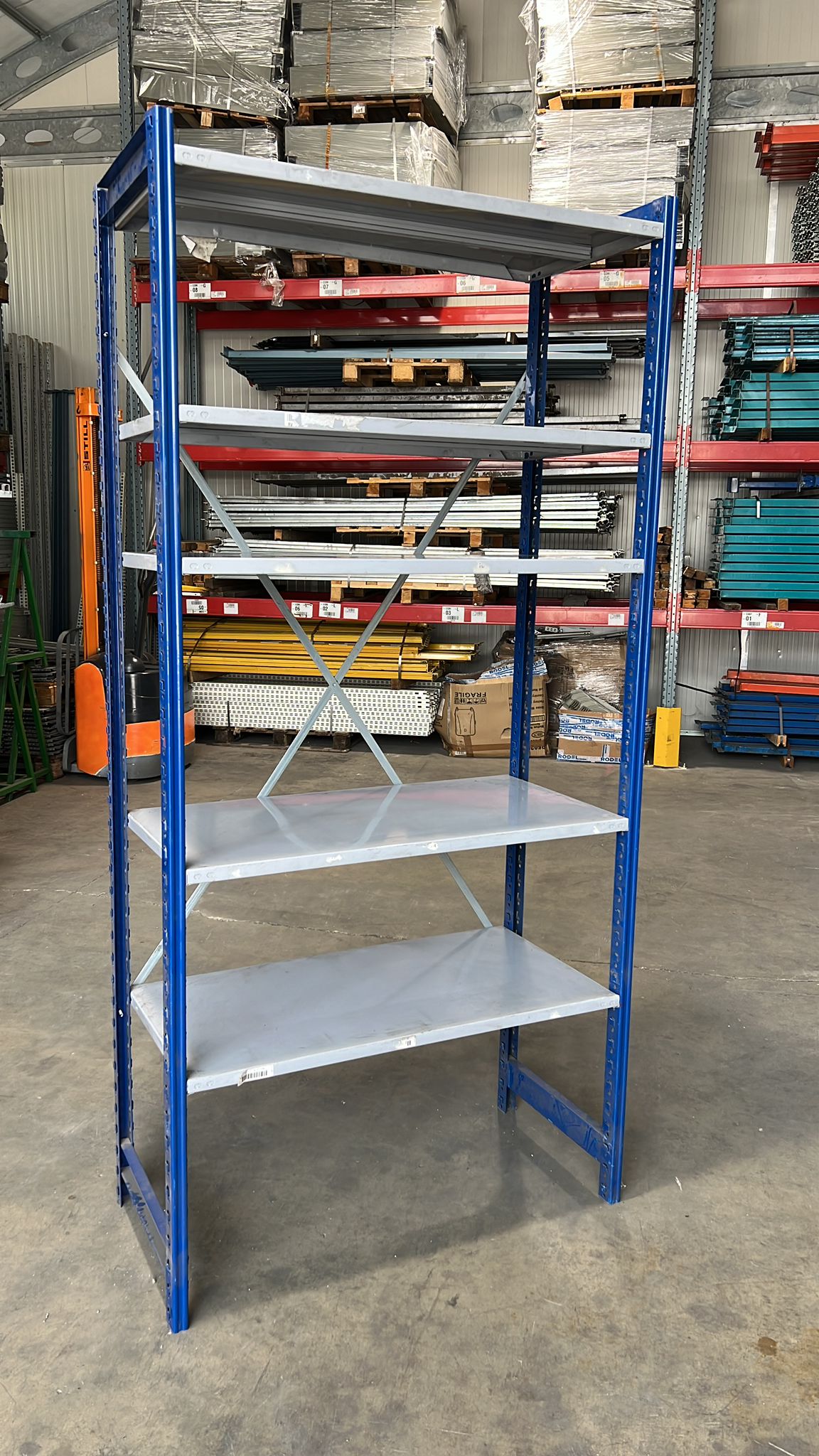 Scaffalature in vendita