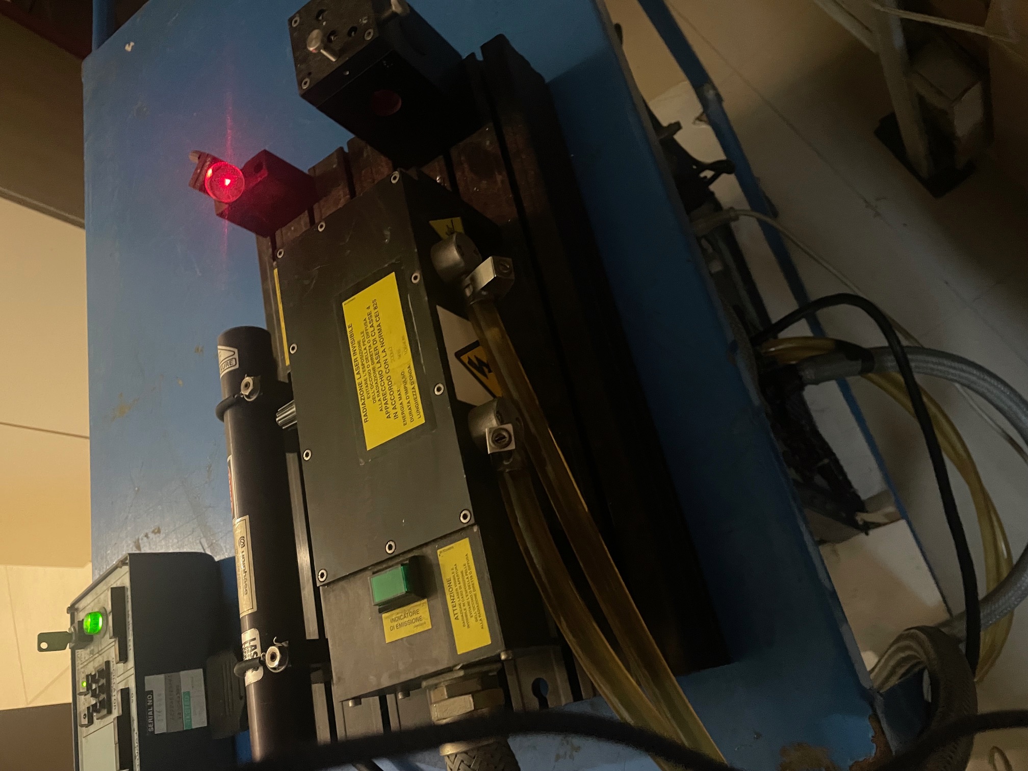 Lumonics Mini-Q Laser Pulsato 300 mJ 4ns impulso 75MW in vendita - foto 3