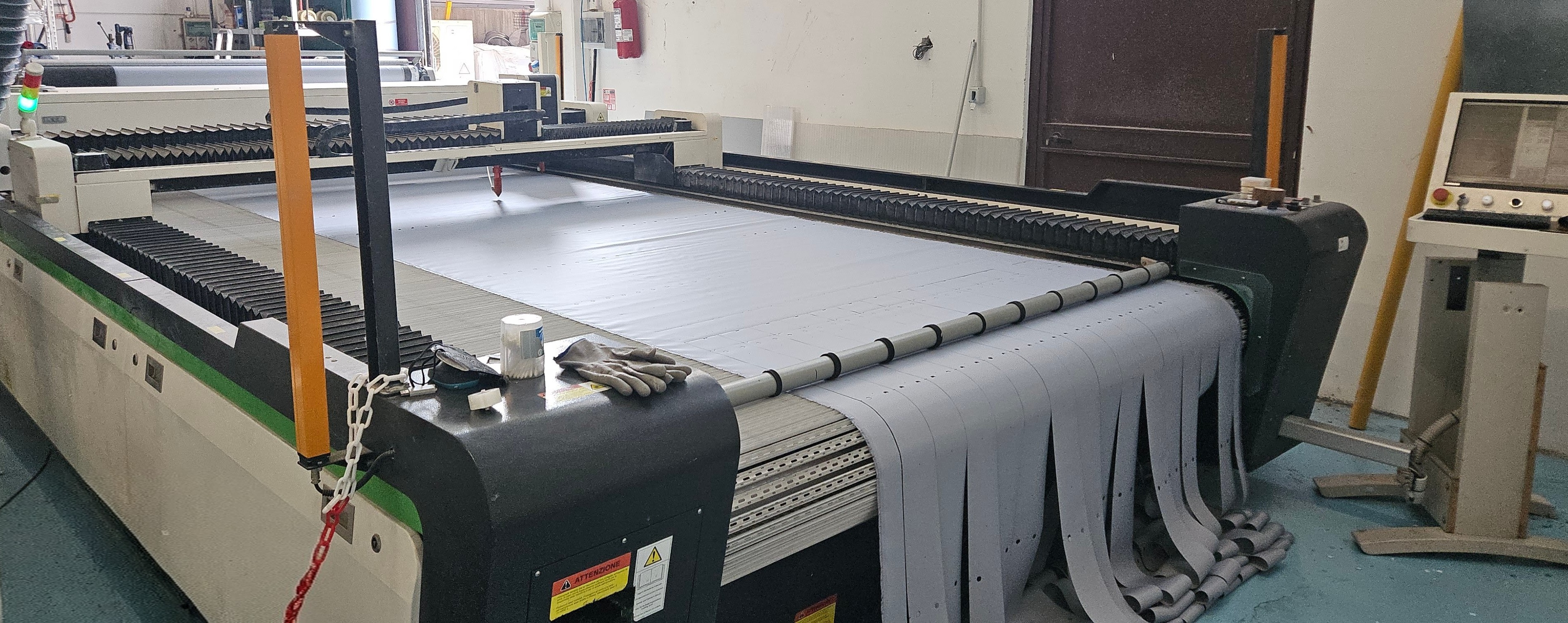 Macchina laser CO2 per tessuto, TNT, pelle e similari in vendita - foto 4