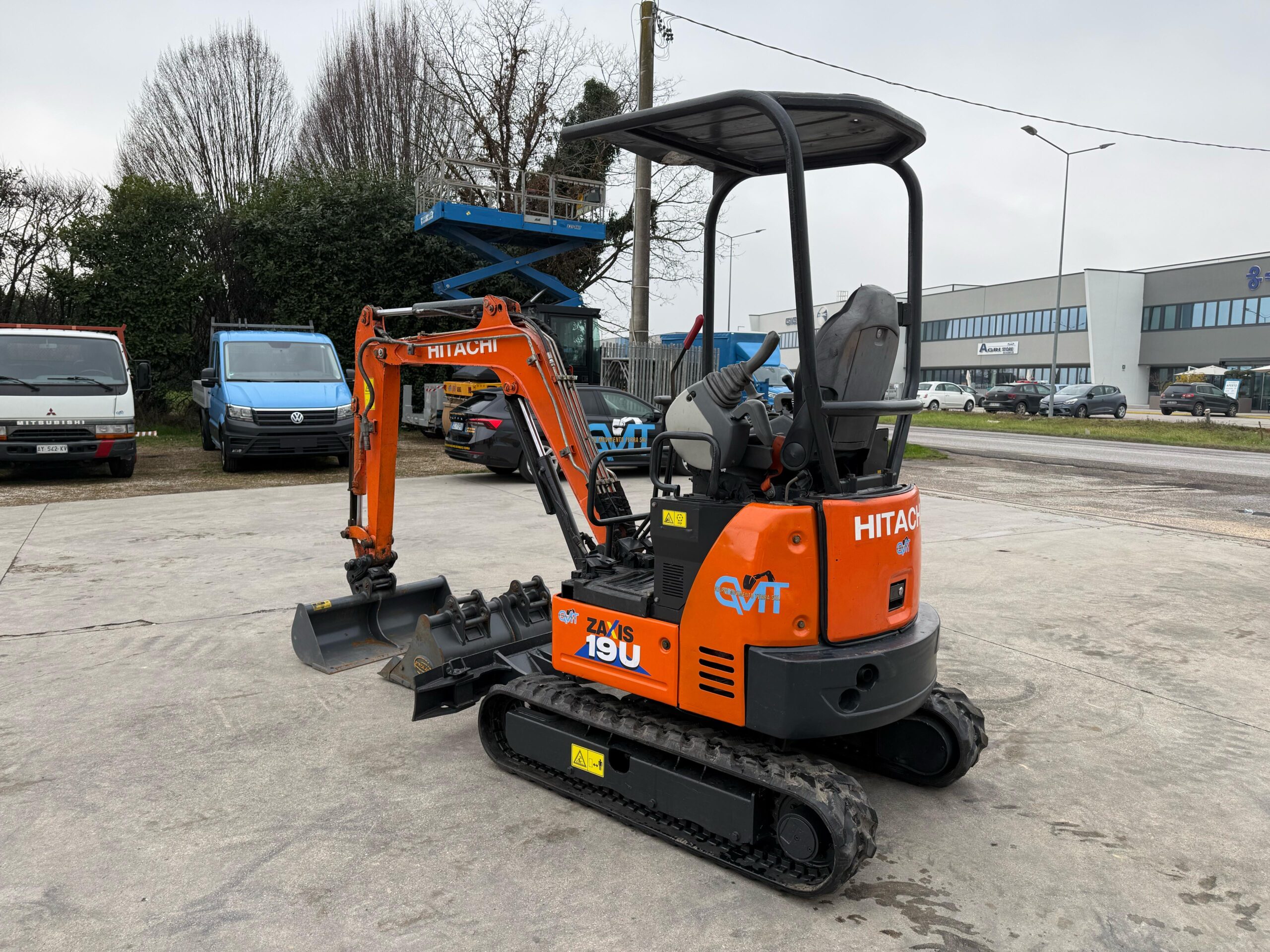 Miniescavatore HITACHI ZX19U-2  in vendita - foto 4