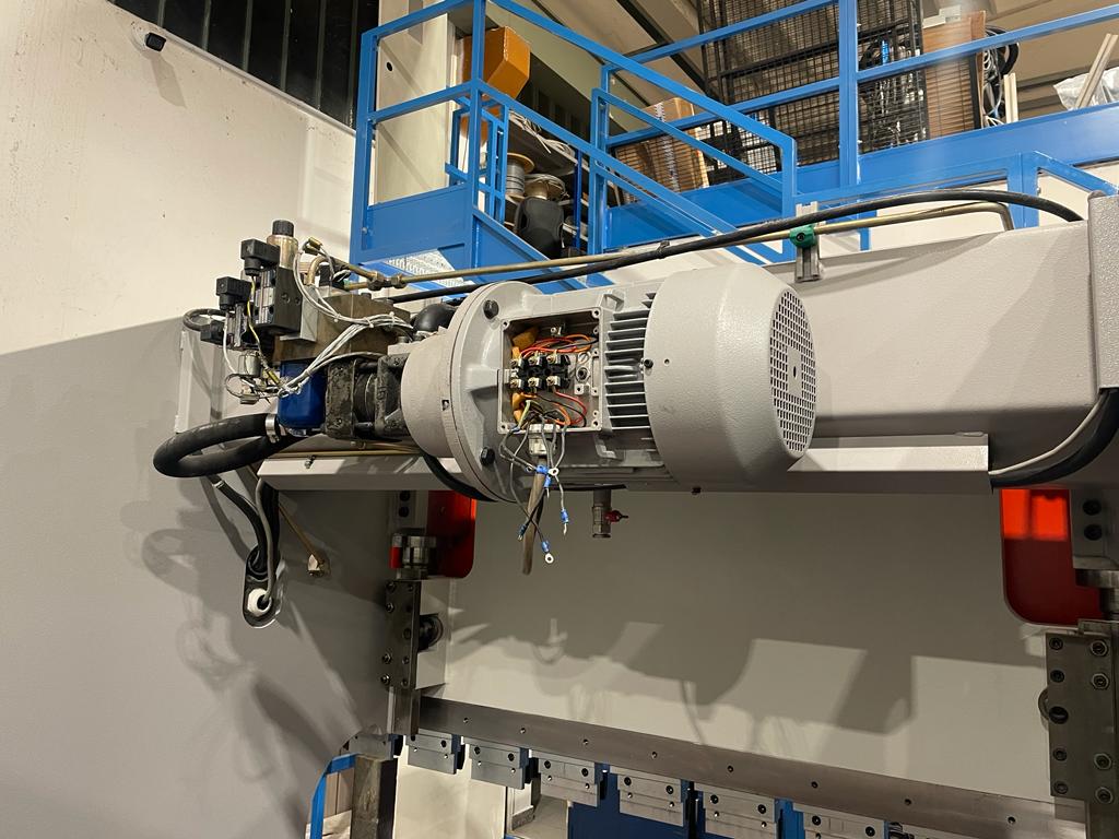 Piegatrice usata Beyeler PR6 60-2000 cnc 6 assi in vendita - foto 4