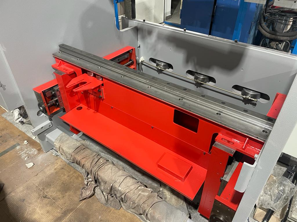 Piegatrice usata Beyeler PR6 60-2000 cnc 6 assi in vendita - foto 2