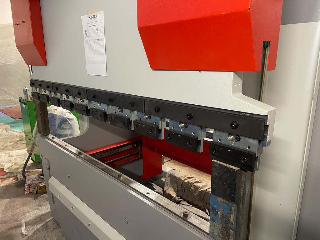 Piegatrice usata Beyeler PR6 60-2000 cnc 6 assi in vendita - foto 3