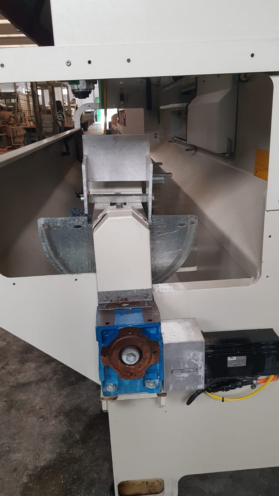 Centro di lavoro 4 assi per Alluminio e PVC in vendita - foto 3