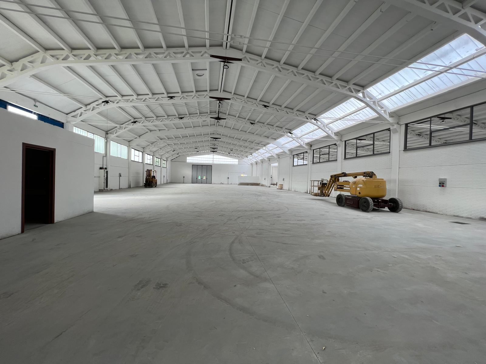 Fabbricati industriali in vendita
