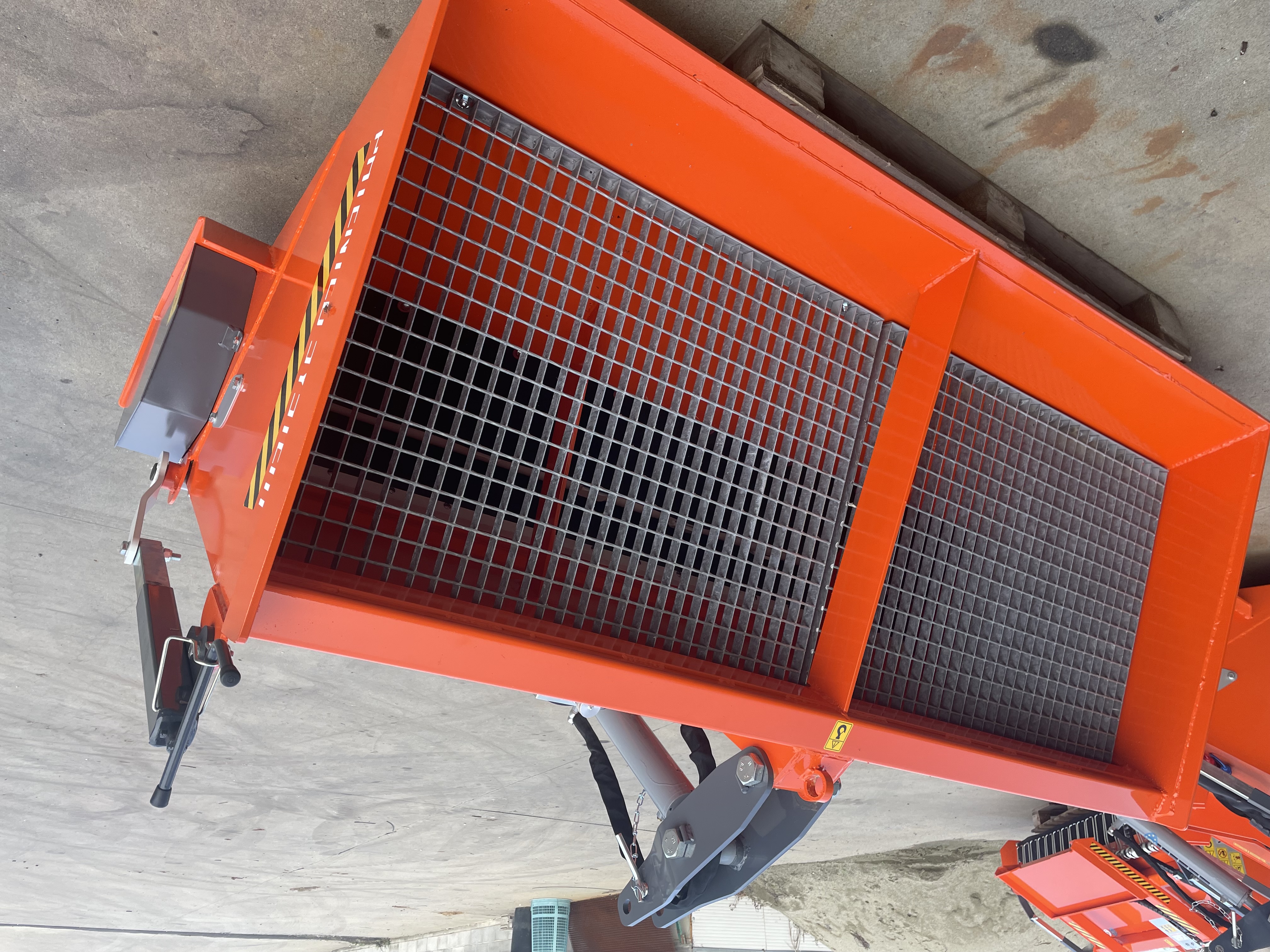 Spargisale da trattore autocaricante  SP160B-0.65 in vendita - foto 2