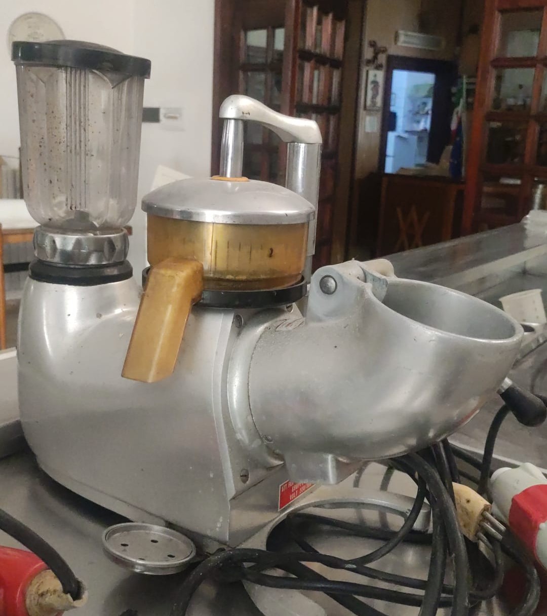 TRITA GHIACCIO - FRULLATORE-SPREMI AGRUMI EUREKA in vendita - foto 3