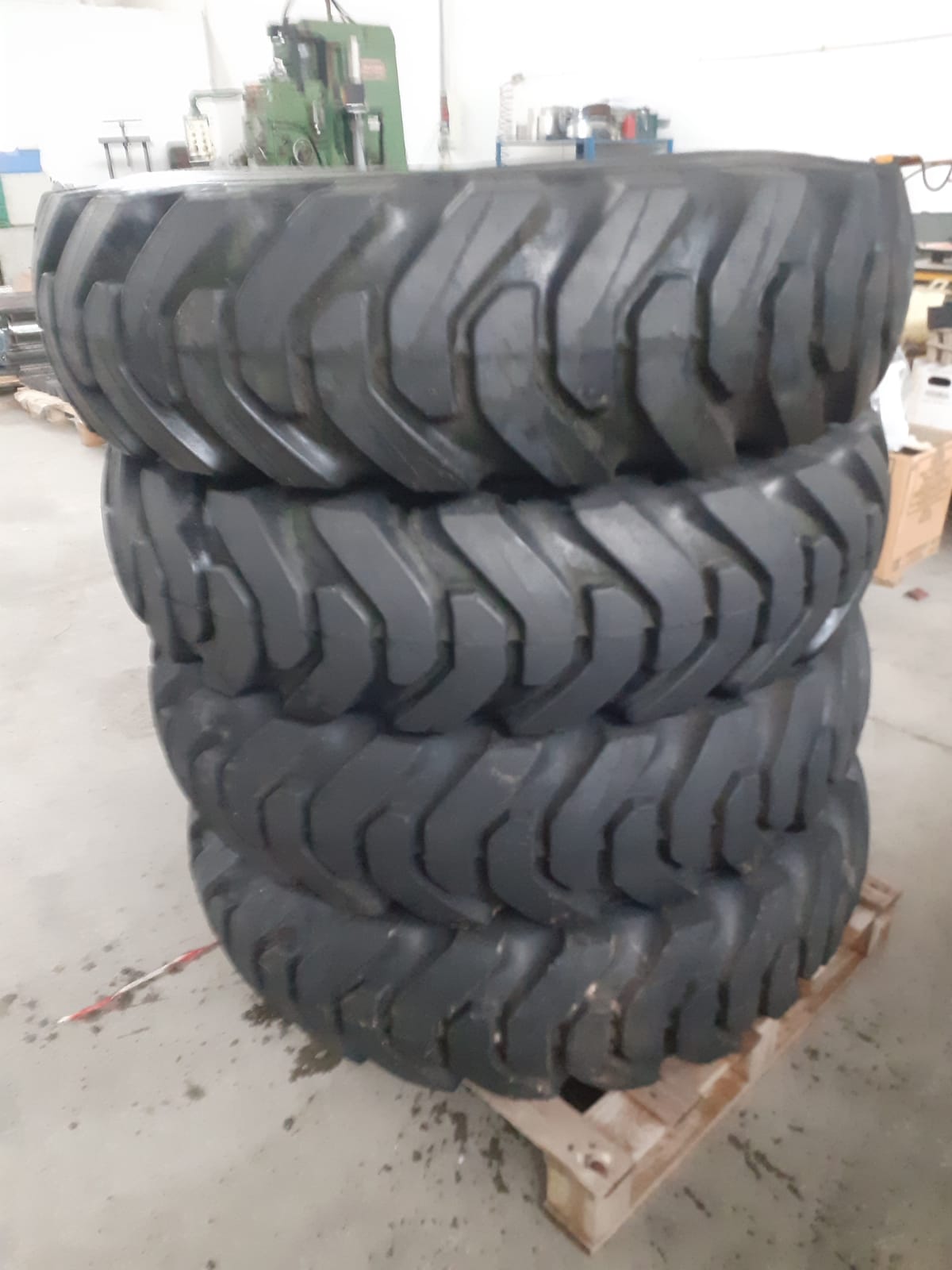 Gomme 14-00-20 in vendita - foto 3