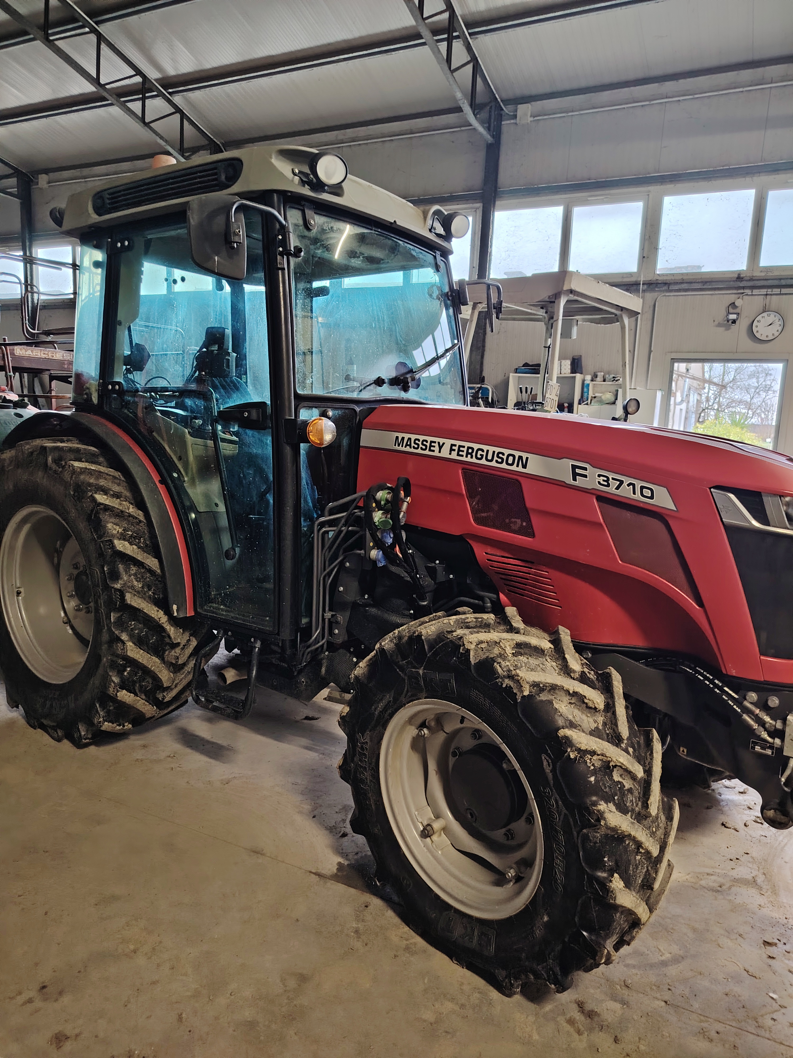 MASSEY FERGUSON 3710F in vendita - foto 1
