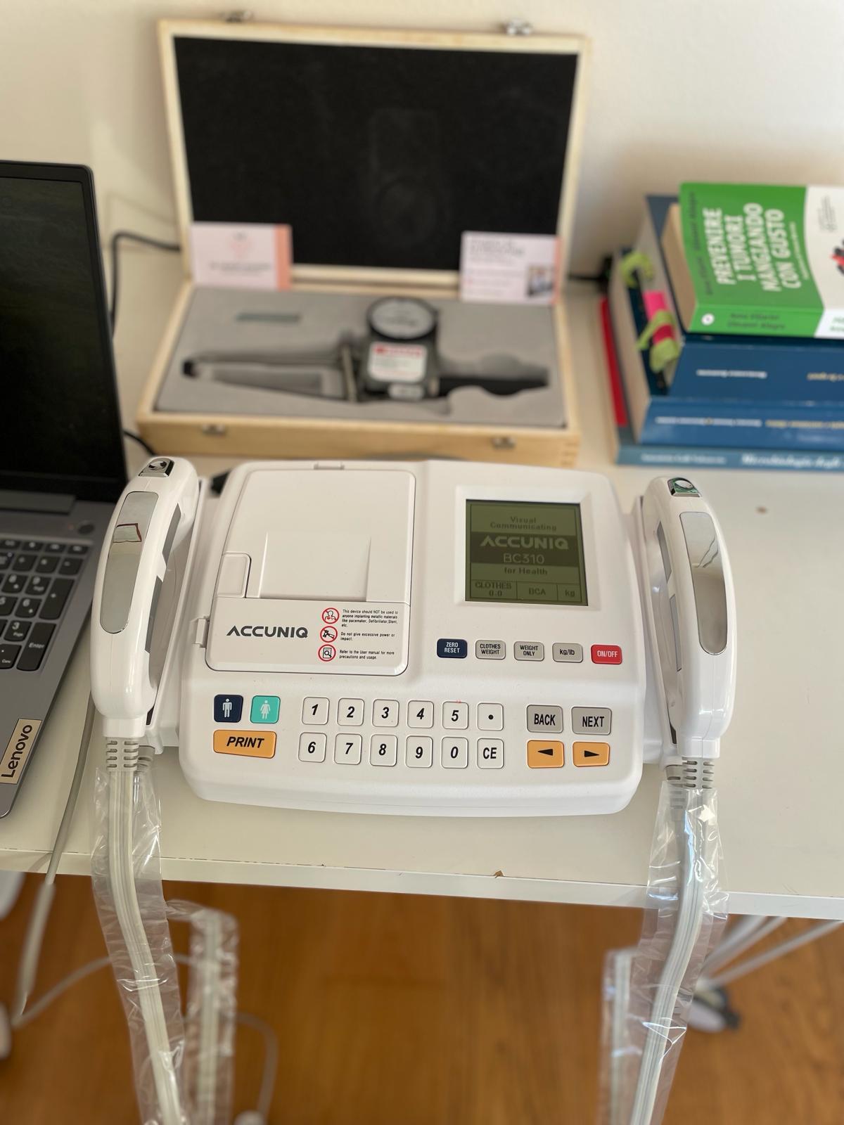 Bilancia Bioimpedenziometrica (BIA) ACCUNIQ BC310 in vendita - foto 2