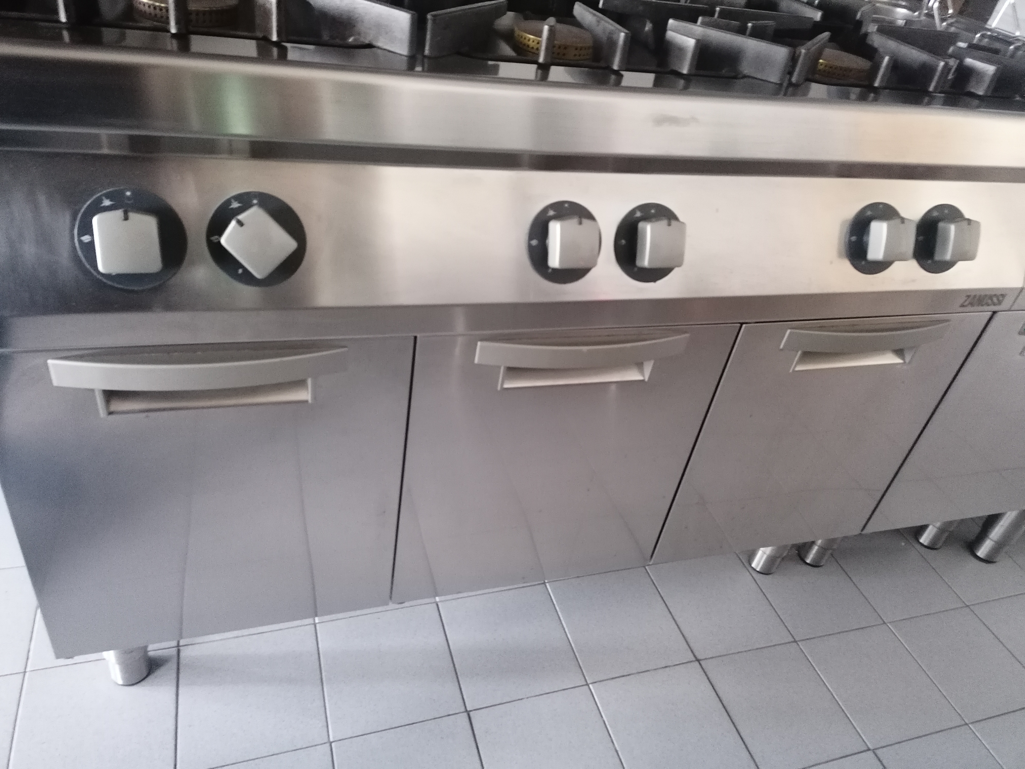 Cucina 6 fuochi in vendita - foto 4