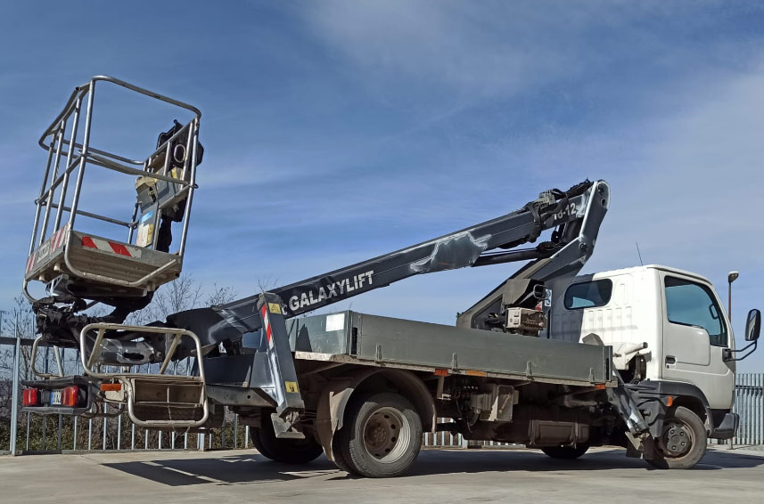 Autoveicolo Nissan Cabstar 35.13 + Cassone+Piattaforma  in vendita - foto 2