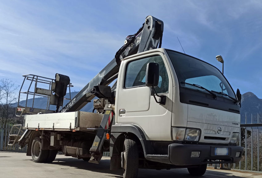 Autoveicolo Nissan Cabstar 35.13 + Cassone+Piattaforma  in vendita - foto 3