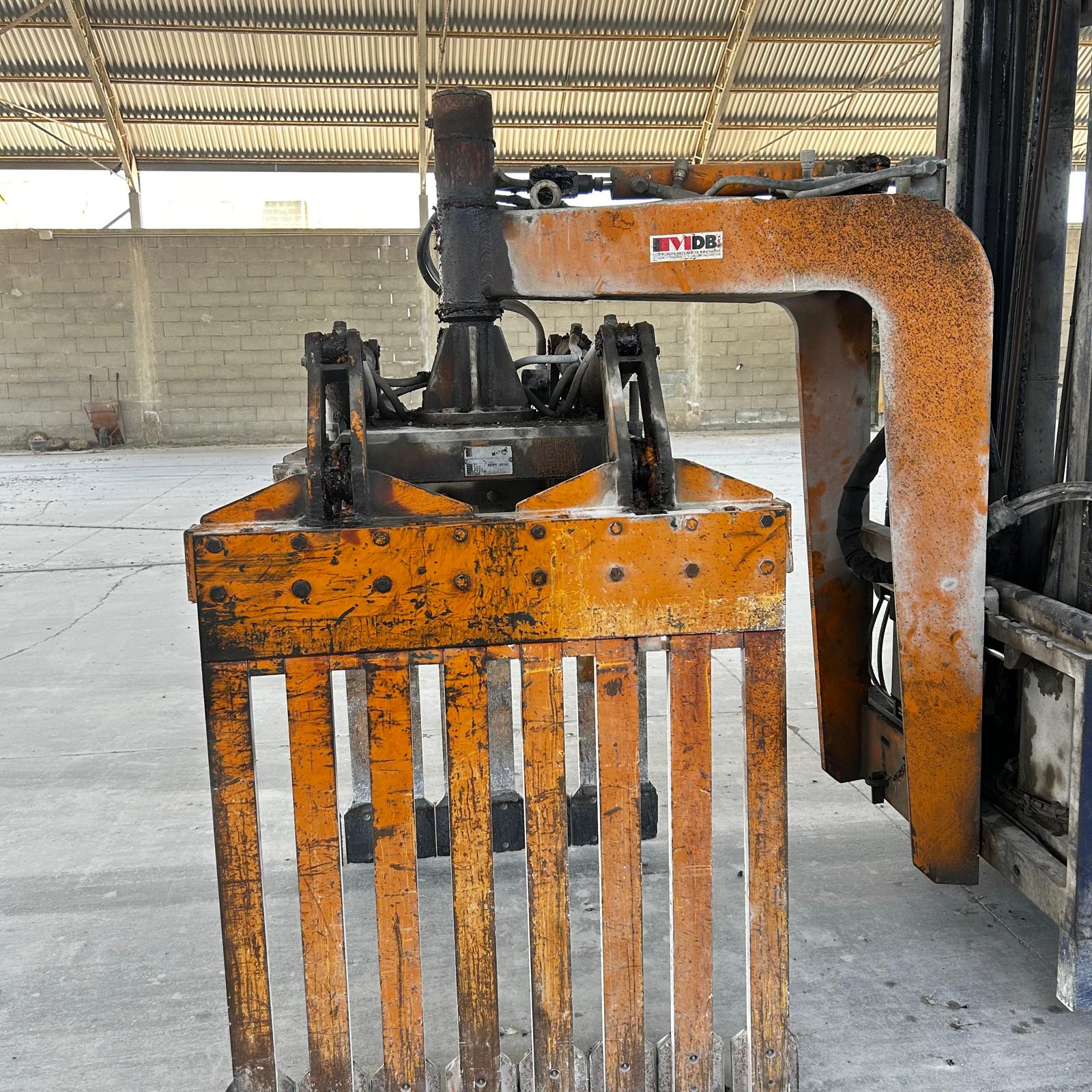 CARRELLO ELEVATORE KOMATSU MOD.FD 35-7 in vendita - foto 4