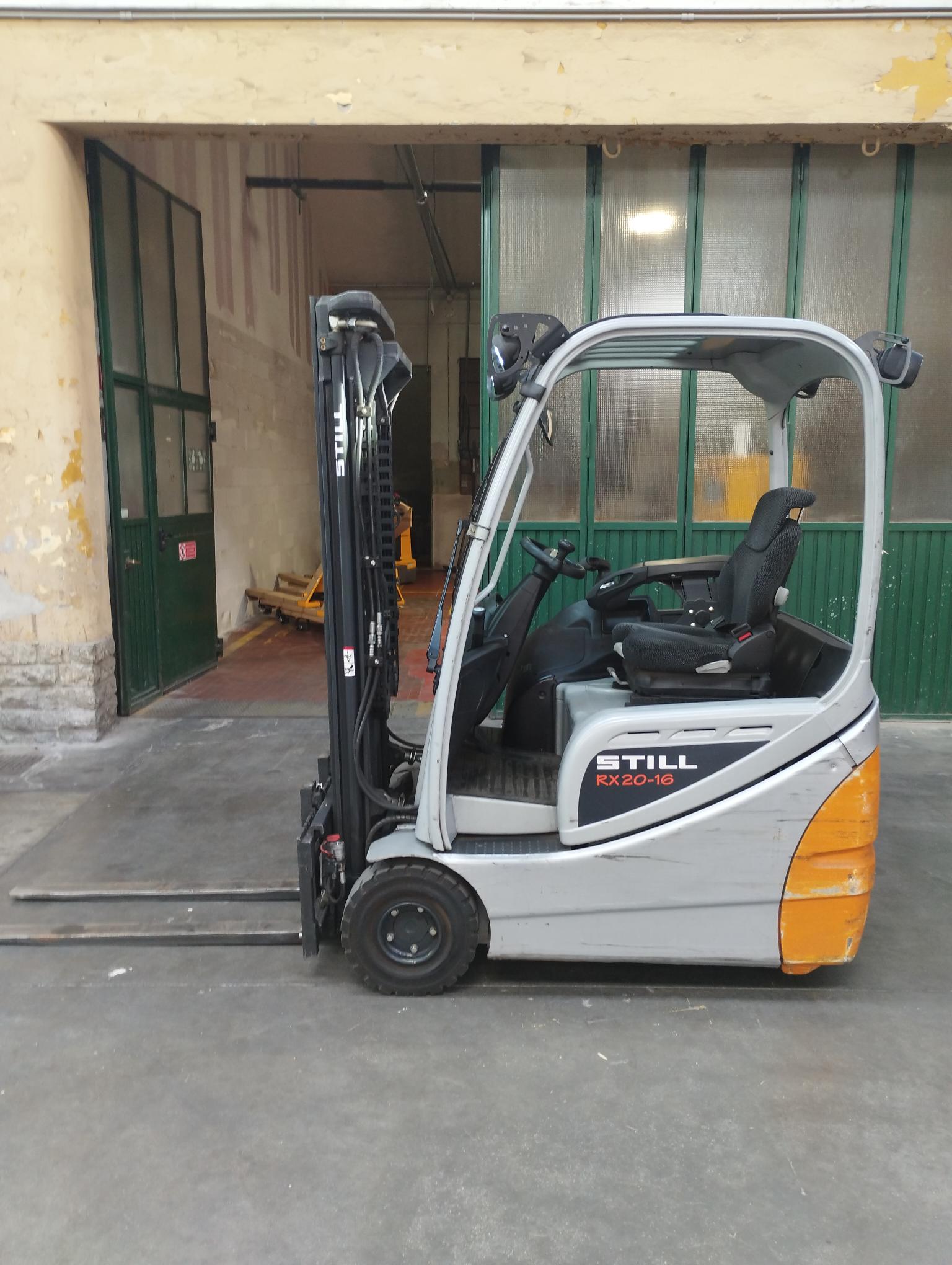 CARRELLO ELEVATORE ELETTRICO in vendita - foto 2