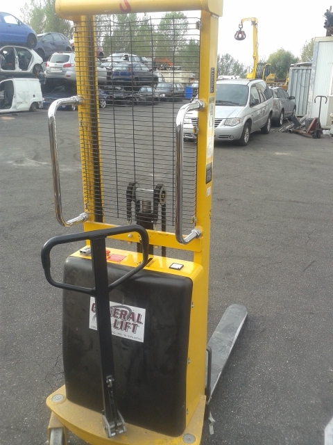Carrelli elevatori in vendita