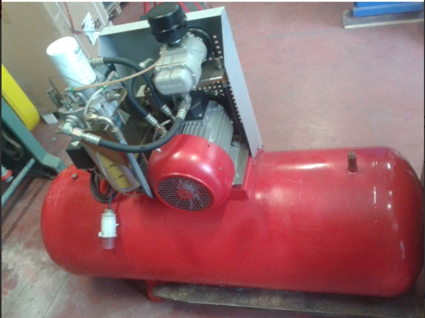COMPRESSORE A VITE in vendita - foto 1