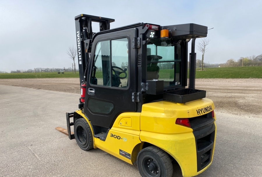 Carrello elevatore Hyundai 30D-9 in vendita - foto 9