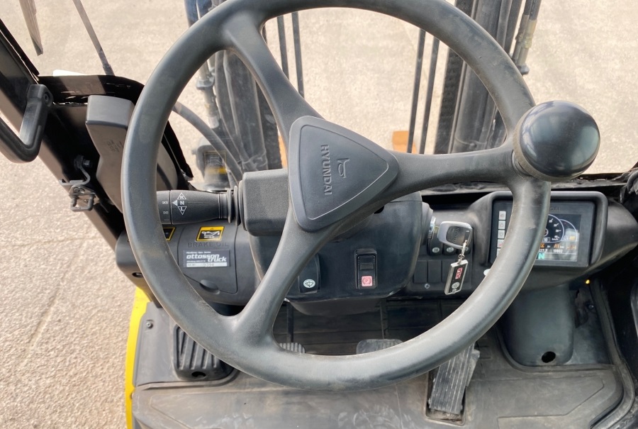 Carrello elevatore Hyundai 30D-9 in vendita - foto 7