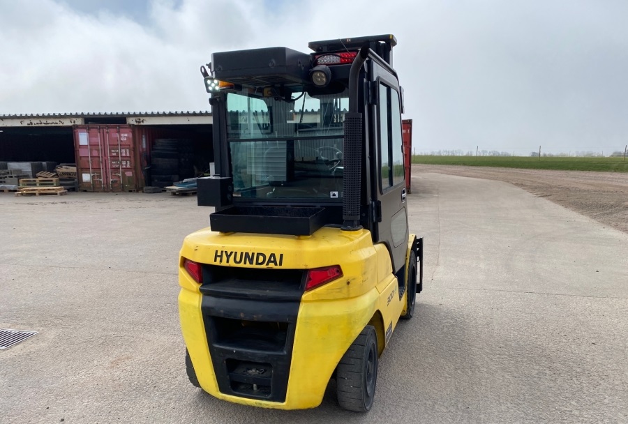 Carrello elevatore Hyundai 30D-9 in vendita - foto 8