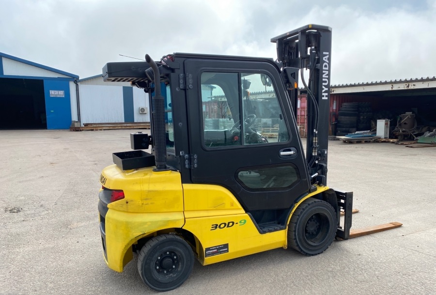 Carrello elevatore Hyundai 30D-9 in vendita - foto 10