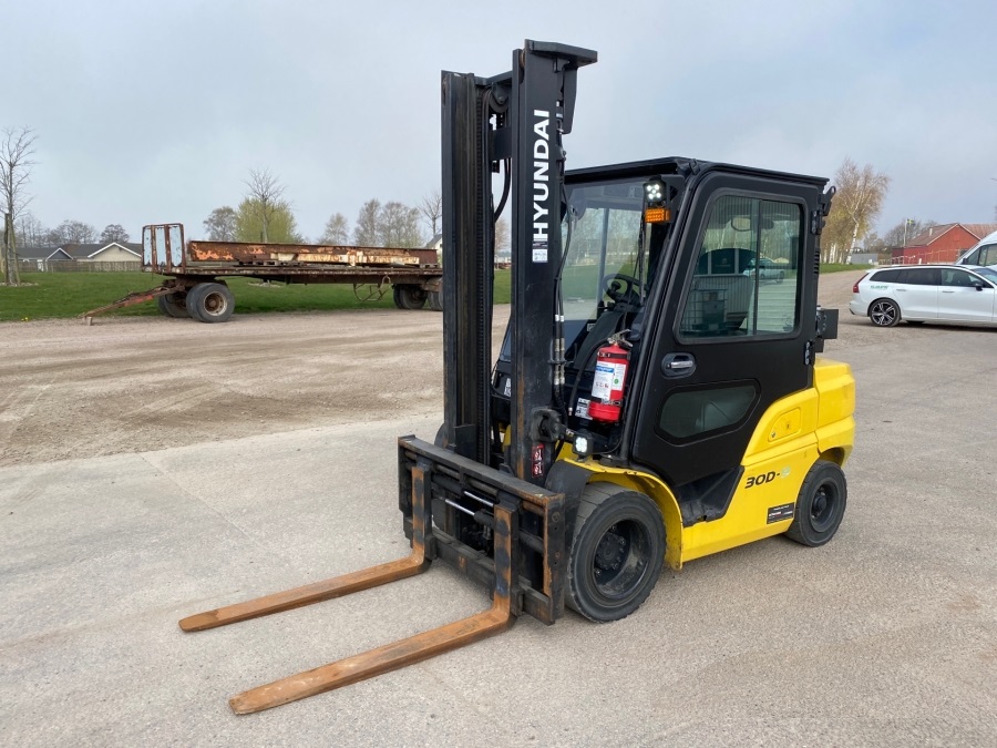 Carrello elevatore Hyundai 30D-9 in vendita - foto 2