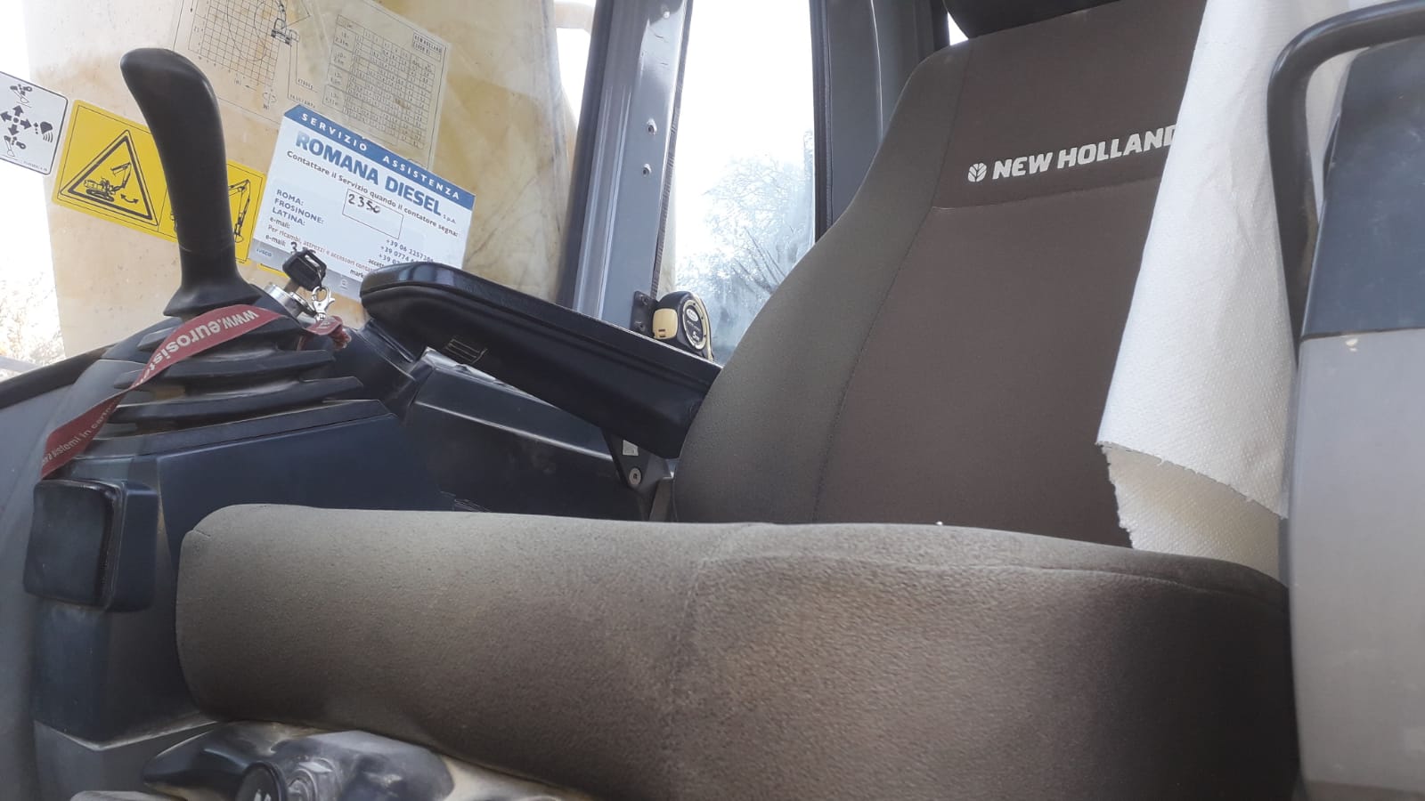 ESCAVATORE NEW HOLLAND E385 B in vendita - foto 4