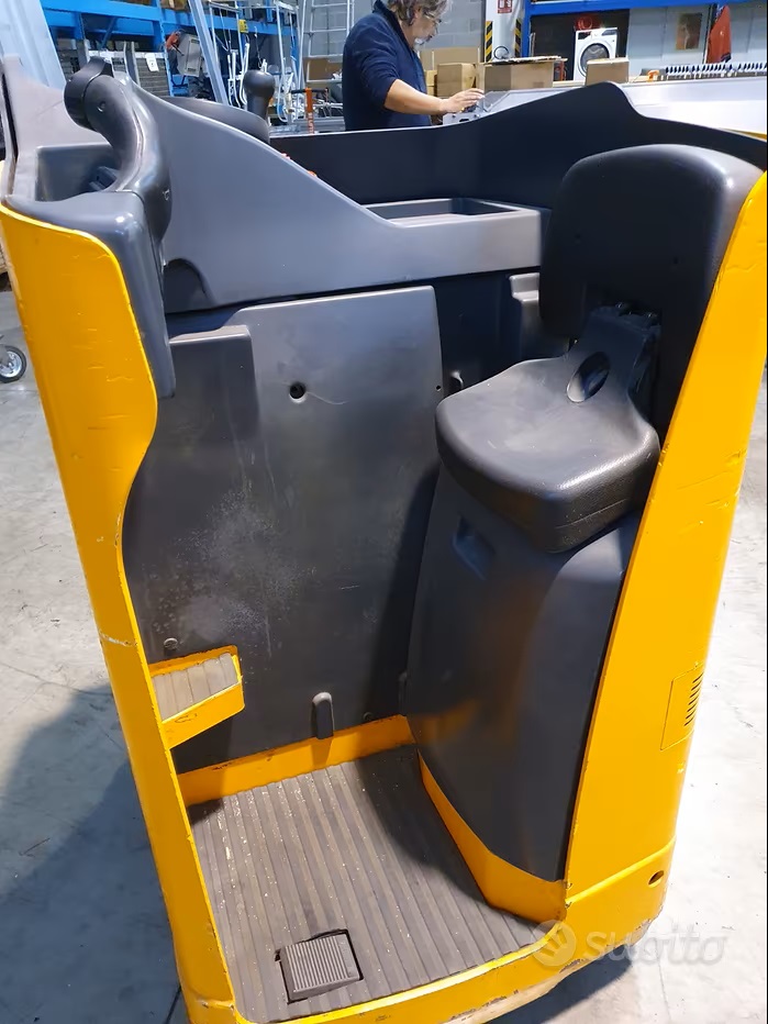 Transpallet uomo a bordo Jungheinrich ESE 120 in vendita - foto 5