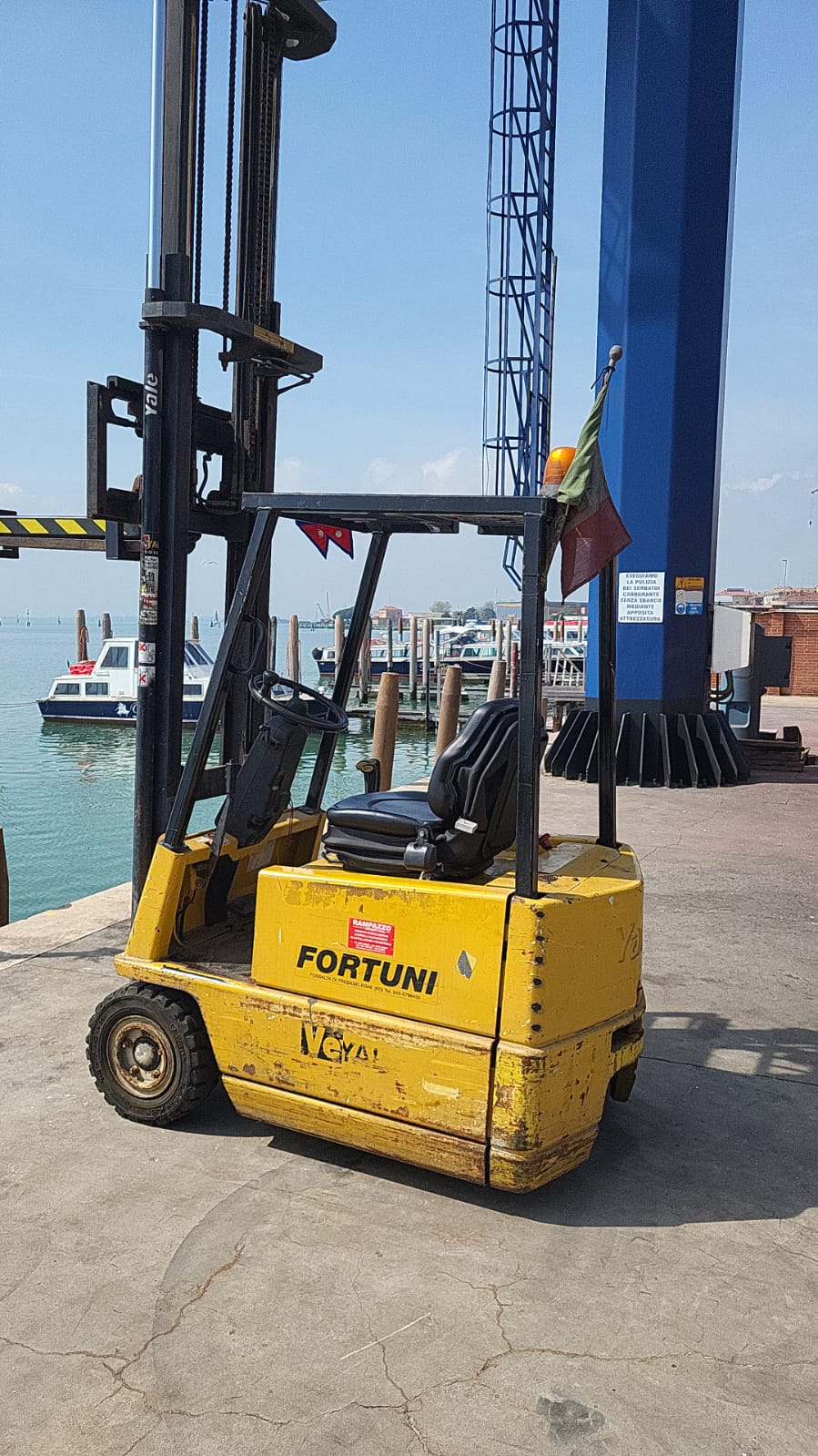 CARRELLO ELEVATORE ELETTRICO YALE 15 QL. USATO in vendita - foto 5