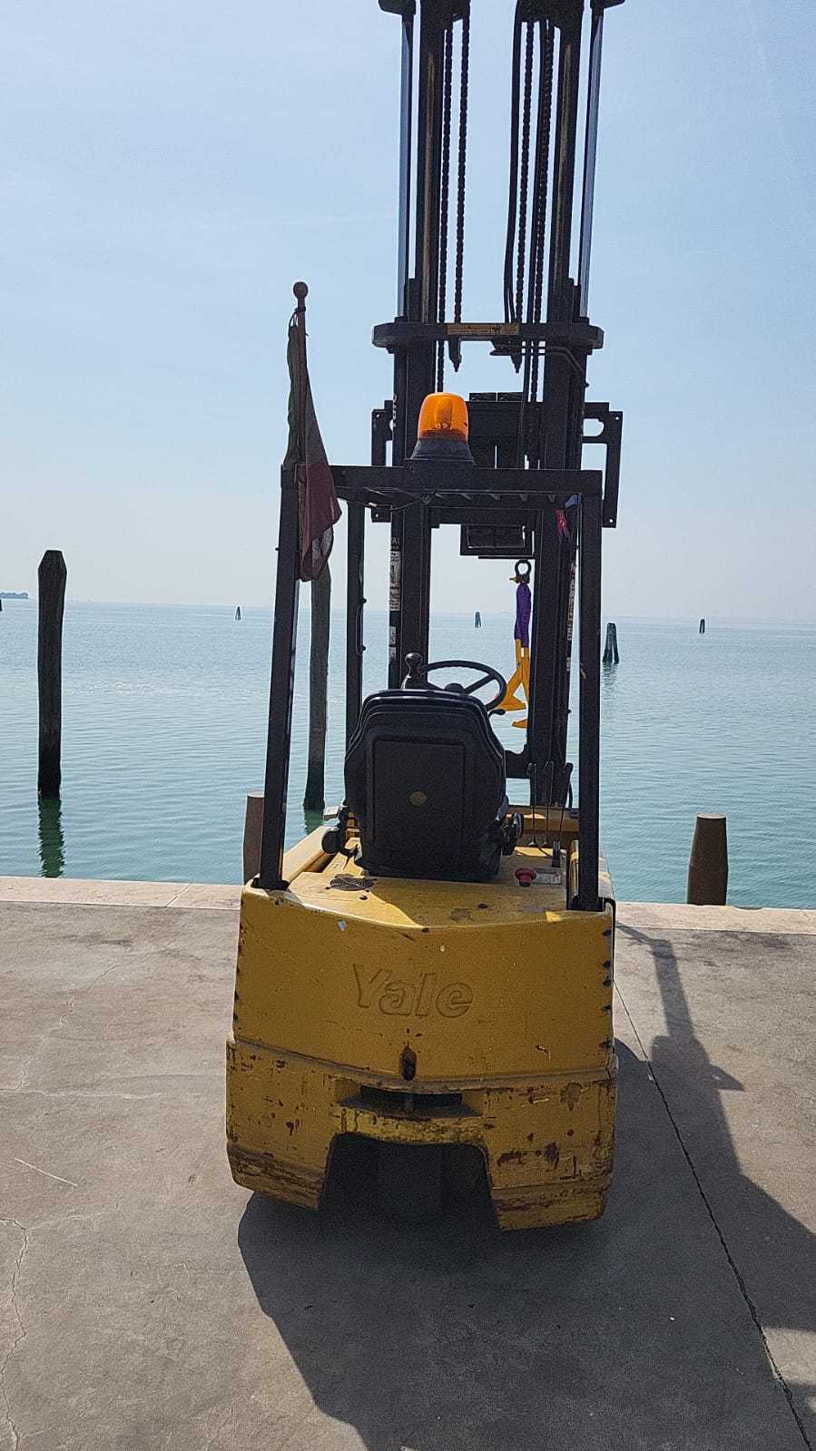 CARRELLO ELEVATORE ELETTRICO YALE 15 QL. USATO in vendita - foto 4