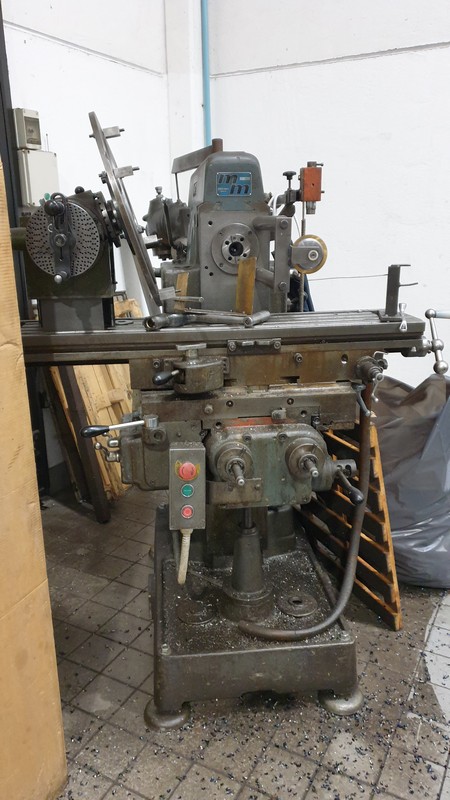 FRESATRICE UNIVERSALE AREX COMPLETA DI TESTA E DIVISORE in vendita - foto 2