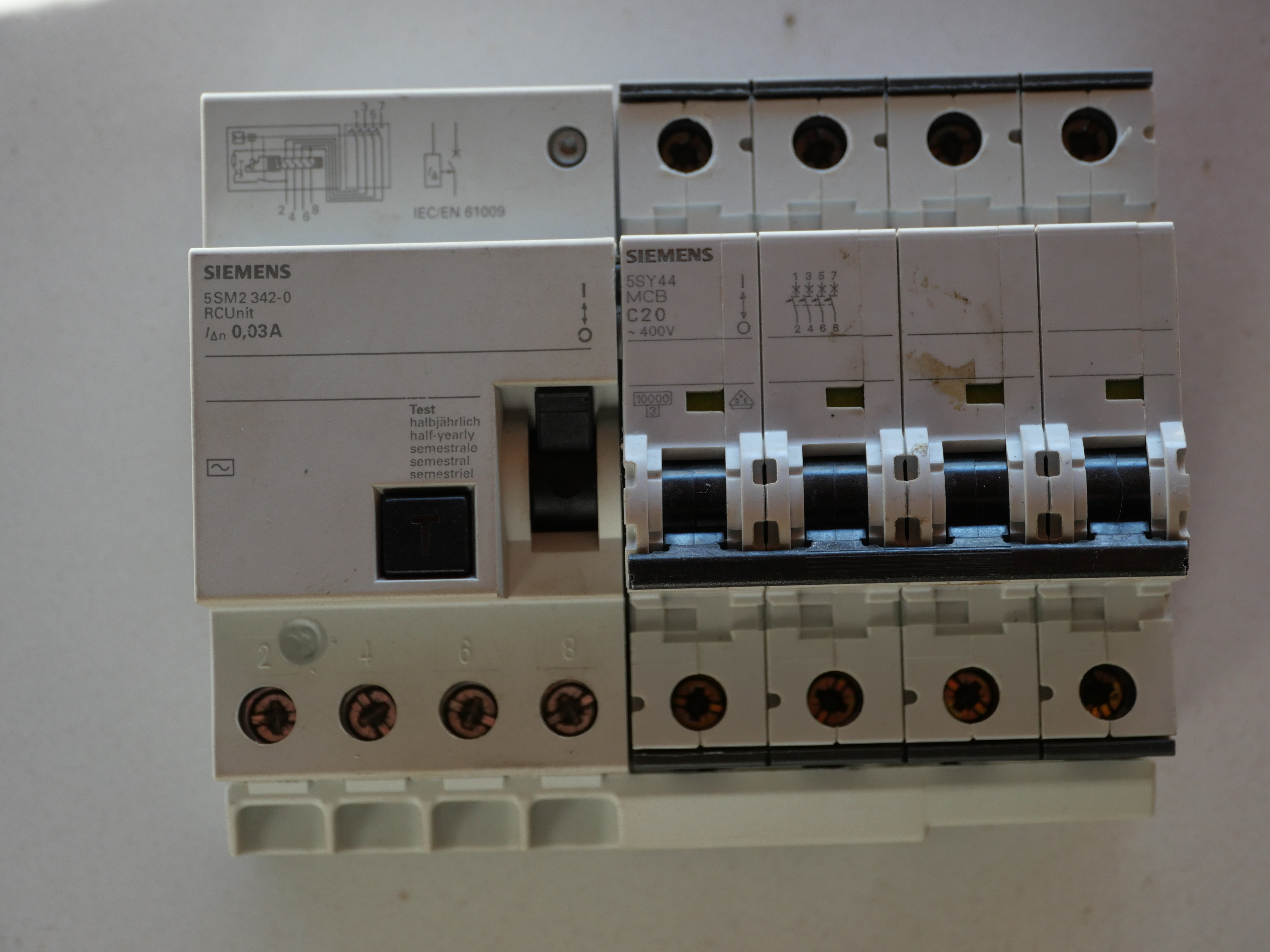 SIEMENS Interruttore magnetotermico 400V 4 poli  in vendita - foto 1