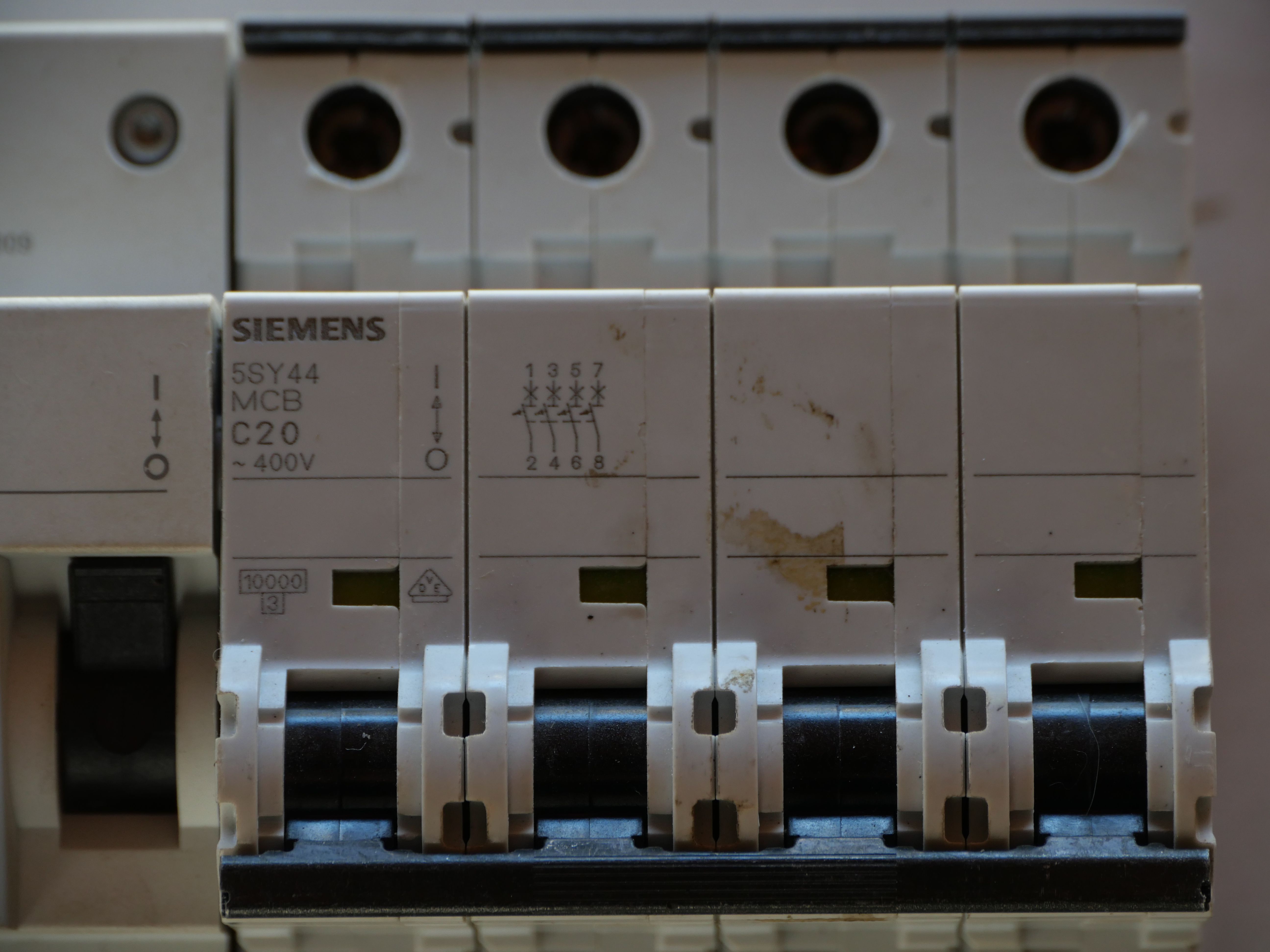 SIEMENS Interruttore magnetotermico 400V 4 poli  in vendita - foto 4
