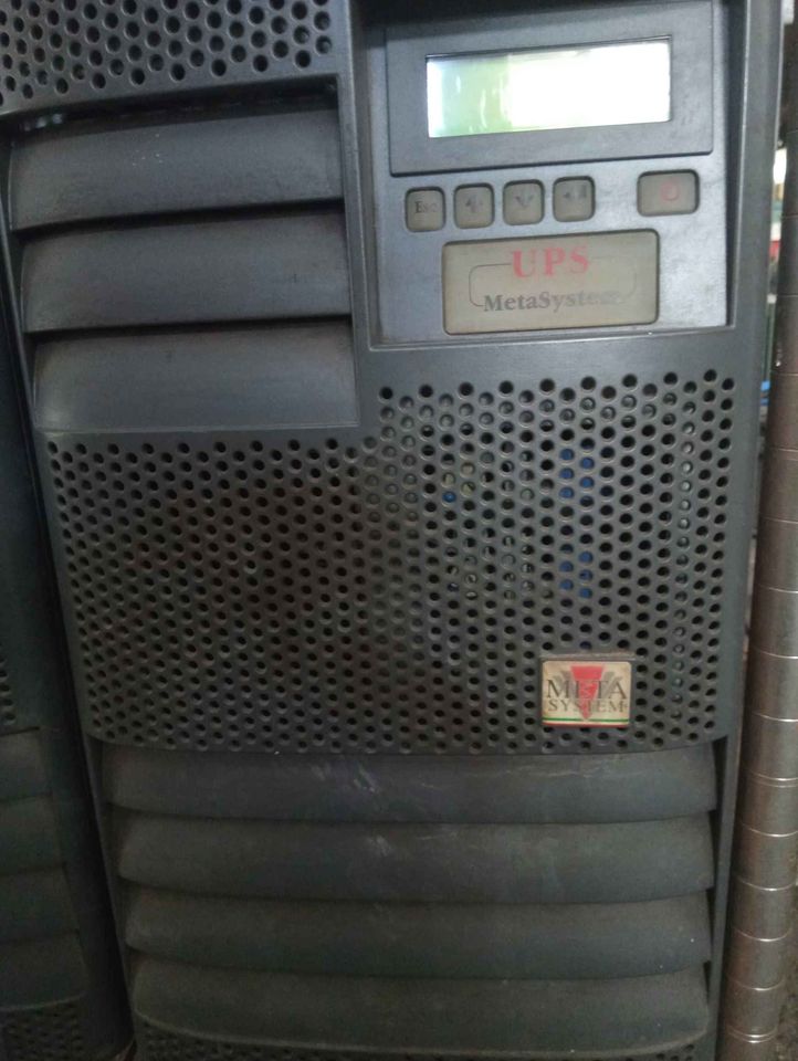 UNINTERRUPTIBLE POWER SUPPLY UPS in vendita - foto 2
