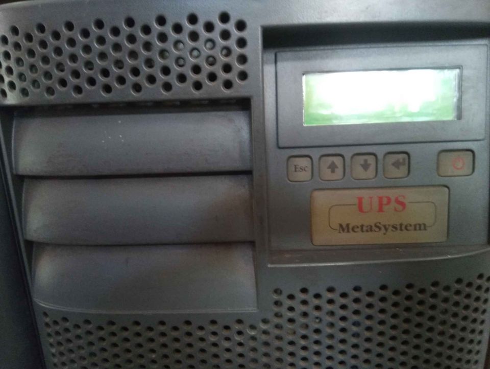 UNINTERRUPTIBLE POWER SUPPLY UPS in vendita - foto 3