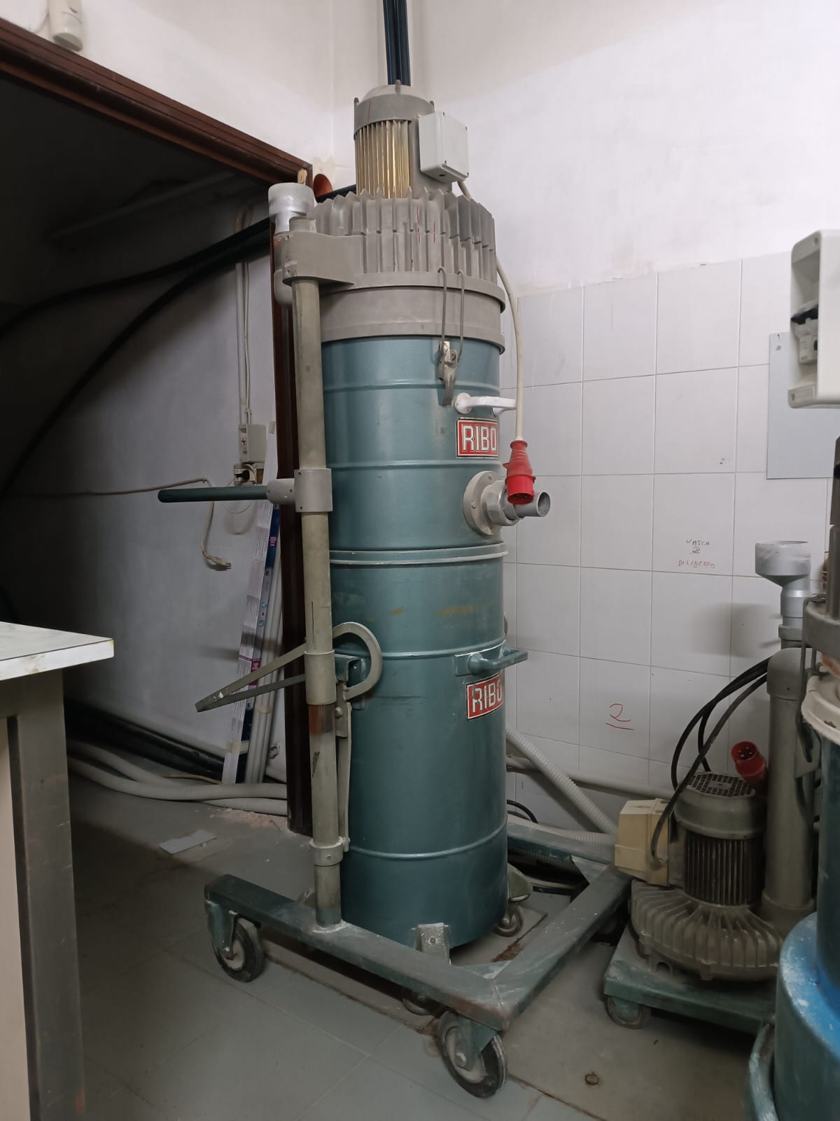 Aspiratori Industriali RIBO di varie potenze in vendita - foto 3