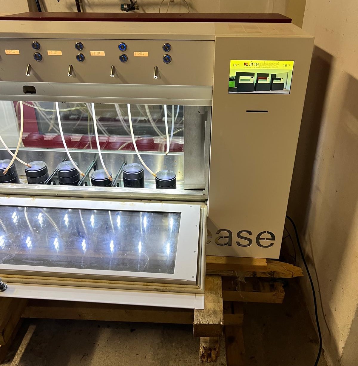 2 Dispenser Vino WinePlease (8 bottiglie a macchinario) in vendita - foto 5