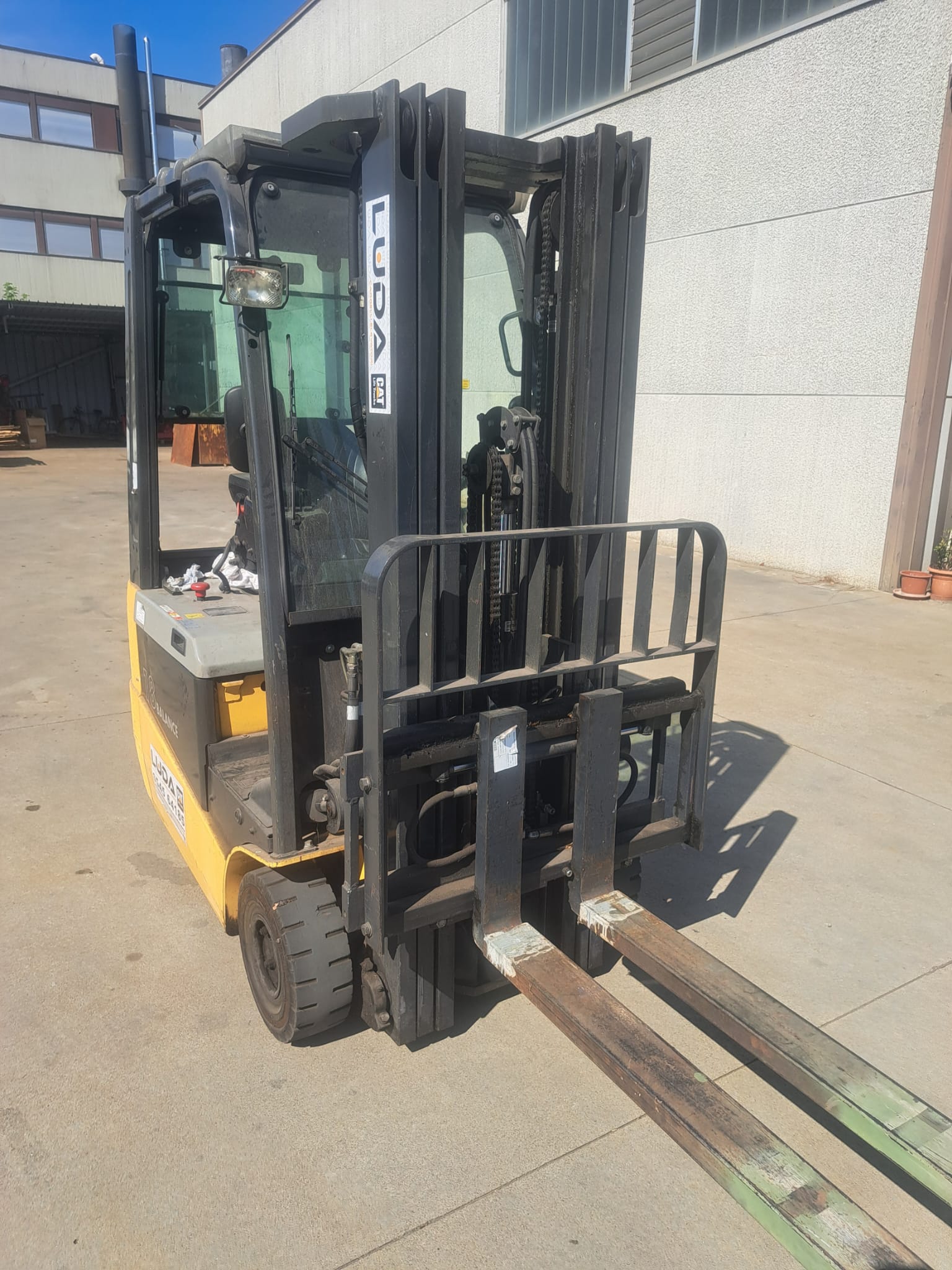 Carrelli elevatori in vendita