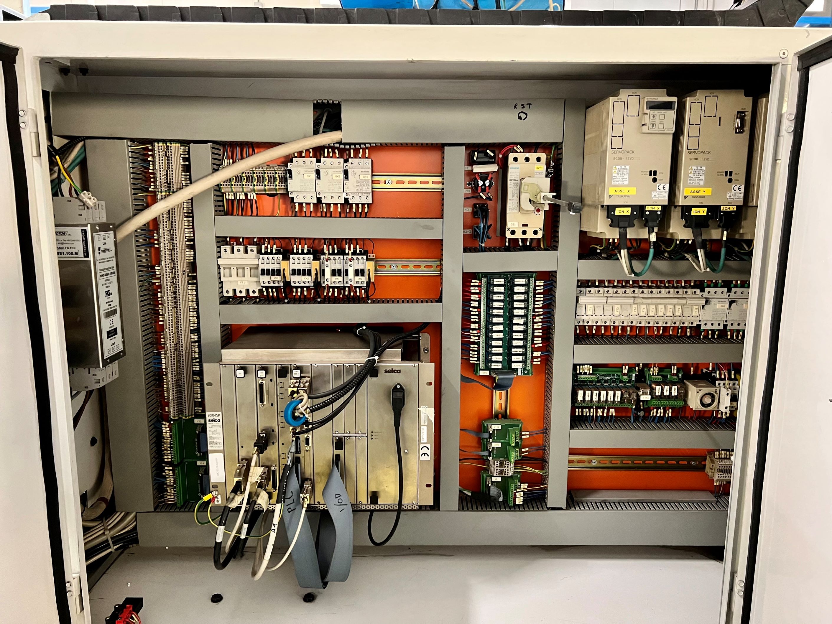 CENTRO DI LAVORO VERT. "KONDIA" MOD. HM 1060 in vendita - foto 8