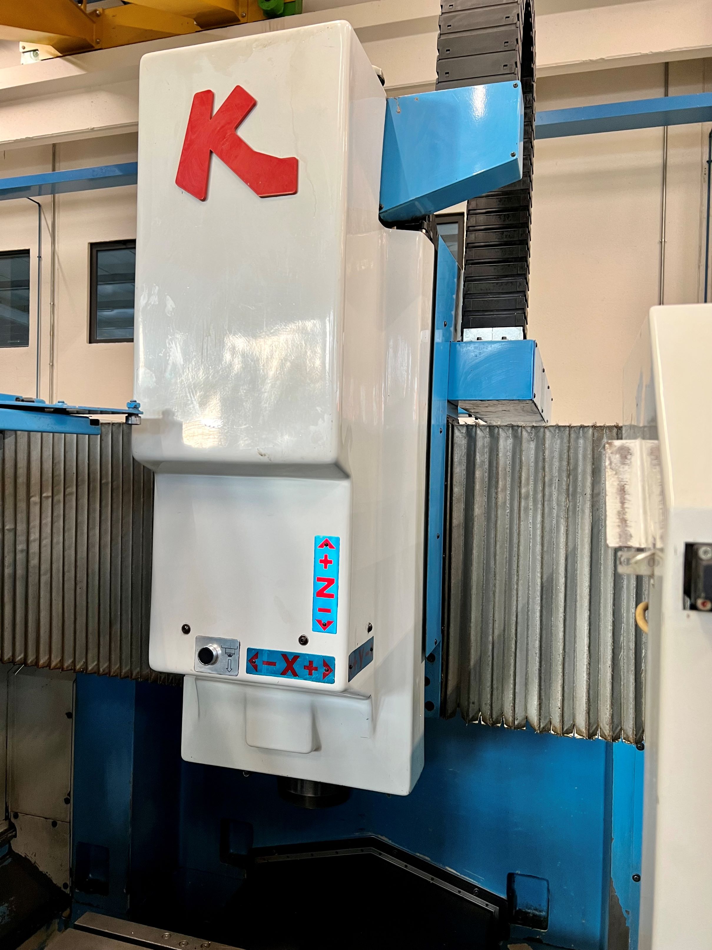 CENTRO DI LAVORO VERT. "KONDIA" MOD. HM 1060 in vendita - foto 4