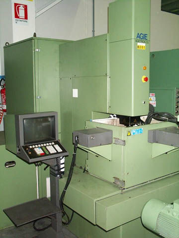 ELETTROEROSIONE A TUFFO CNC "AGIE" MOD. AT-2U in vendita - foto 1
