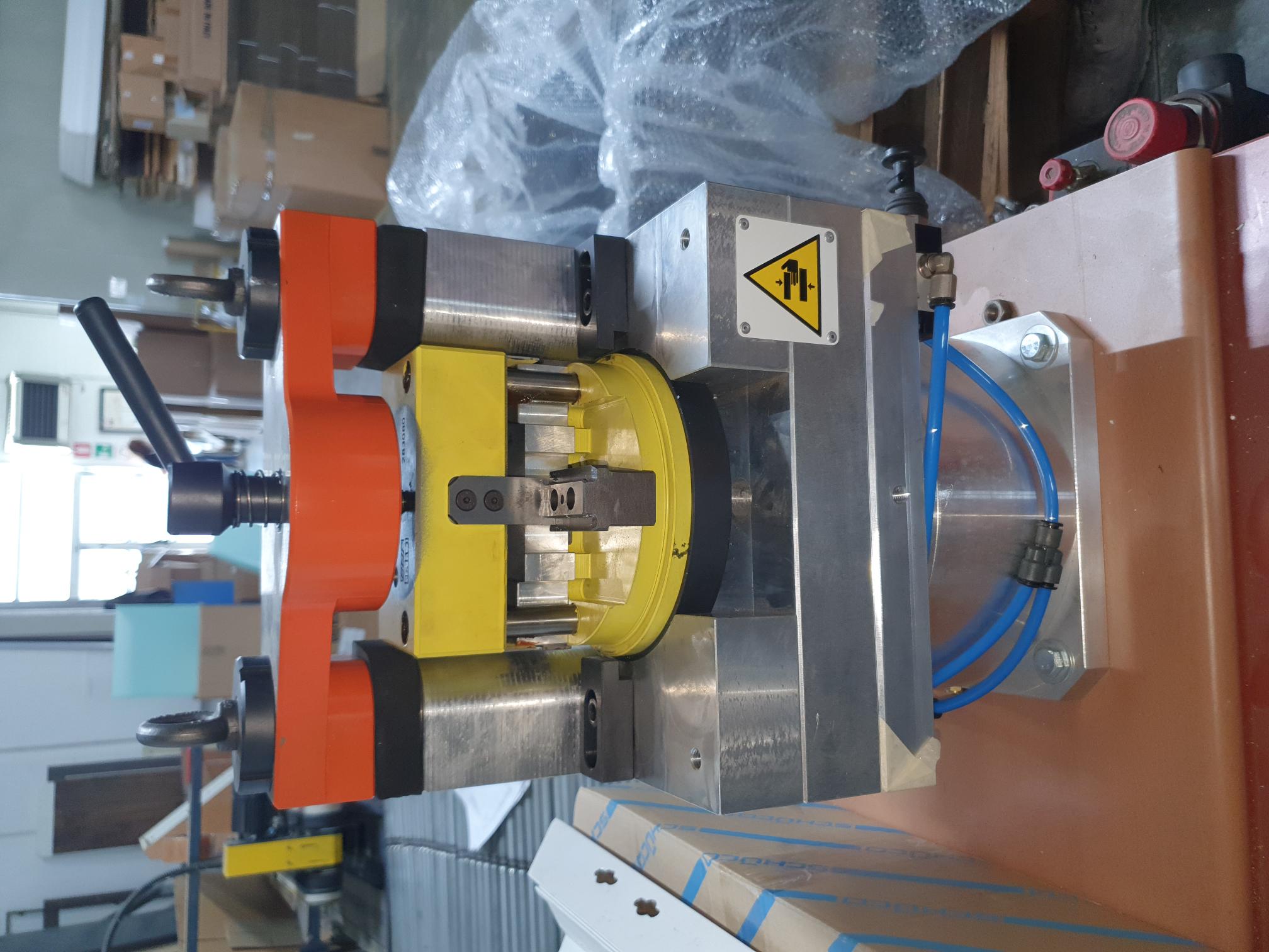 BASE PRESSA + ADATTORI E ACCESSORI PER INFISSI in vendita - foto 6