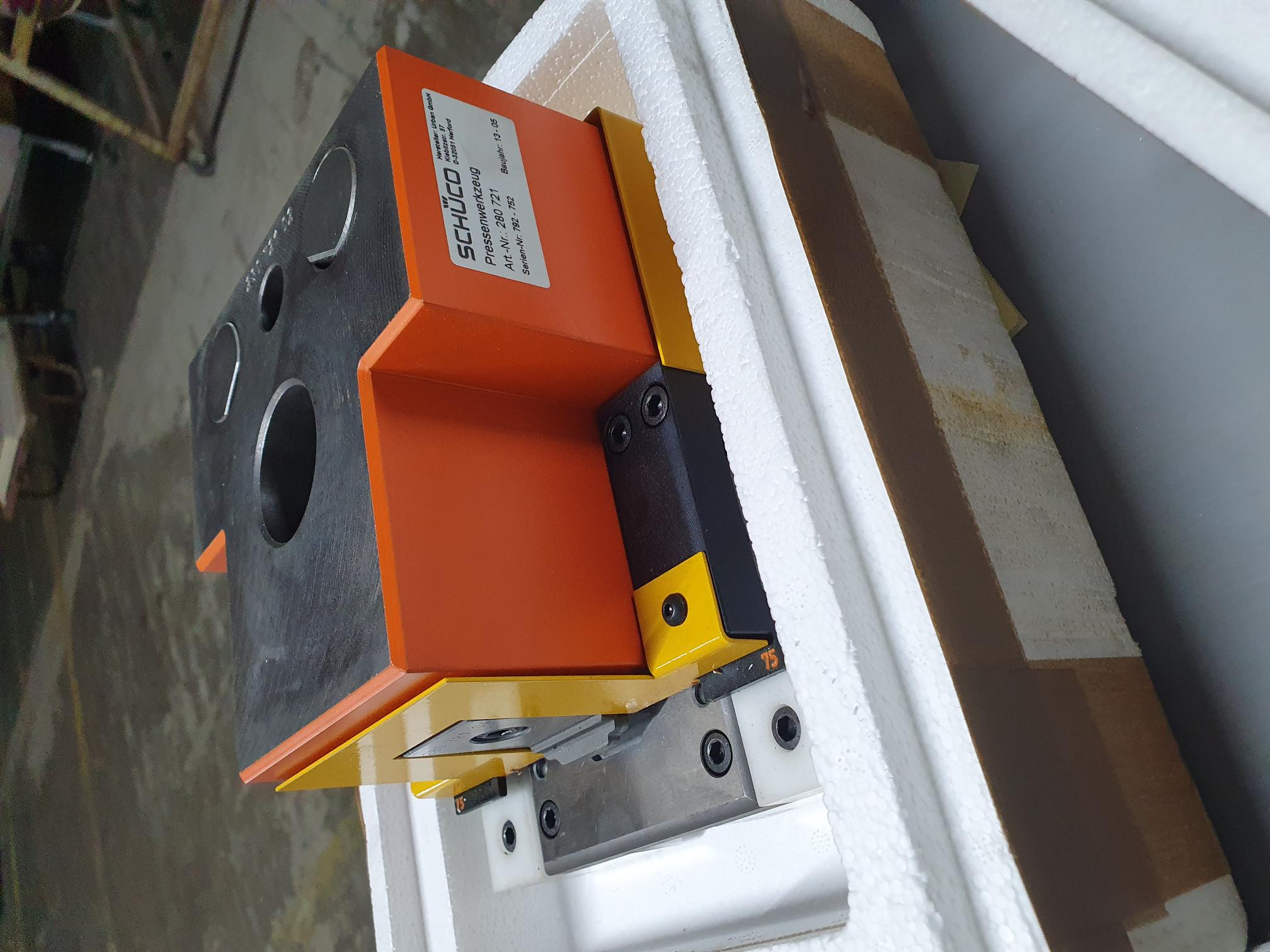 BASE PRESSA + ADATTORI E ACCESSORI PER INFISSI in vendita - foto 4